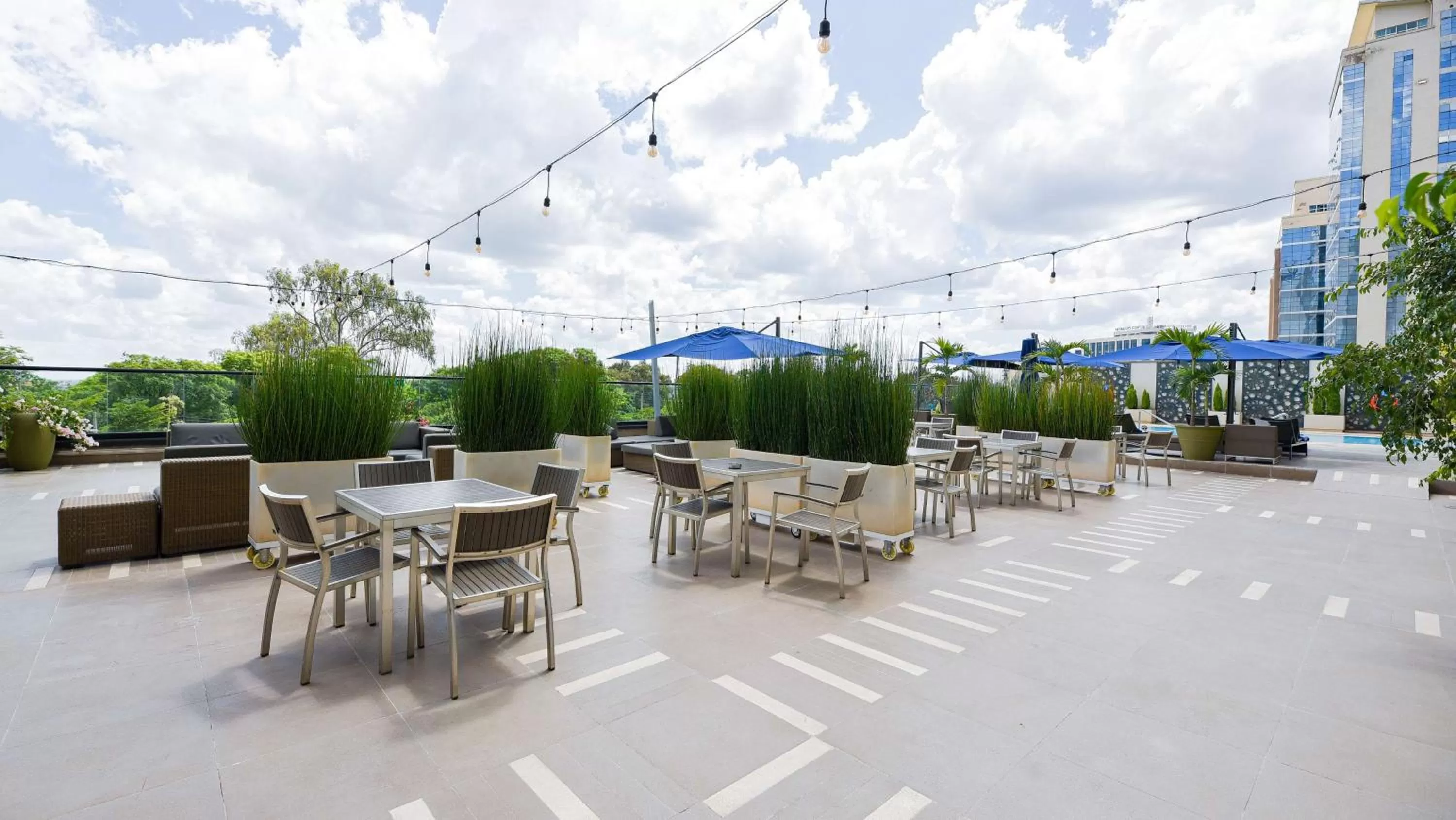 Restaurant/places to eat in Radisson Blu Hotel, Nairobi Upper Hill