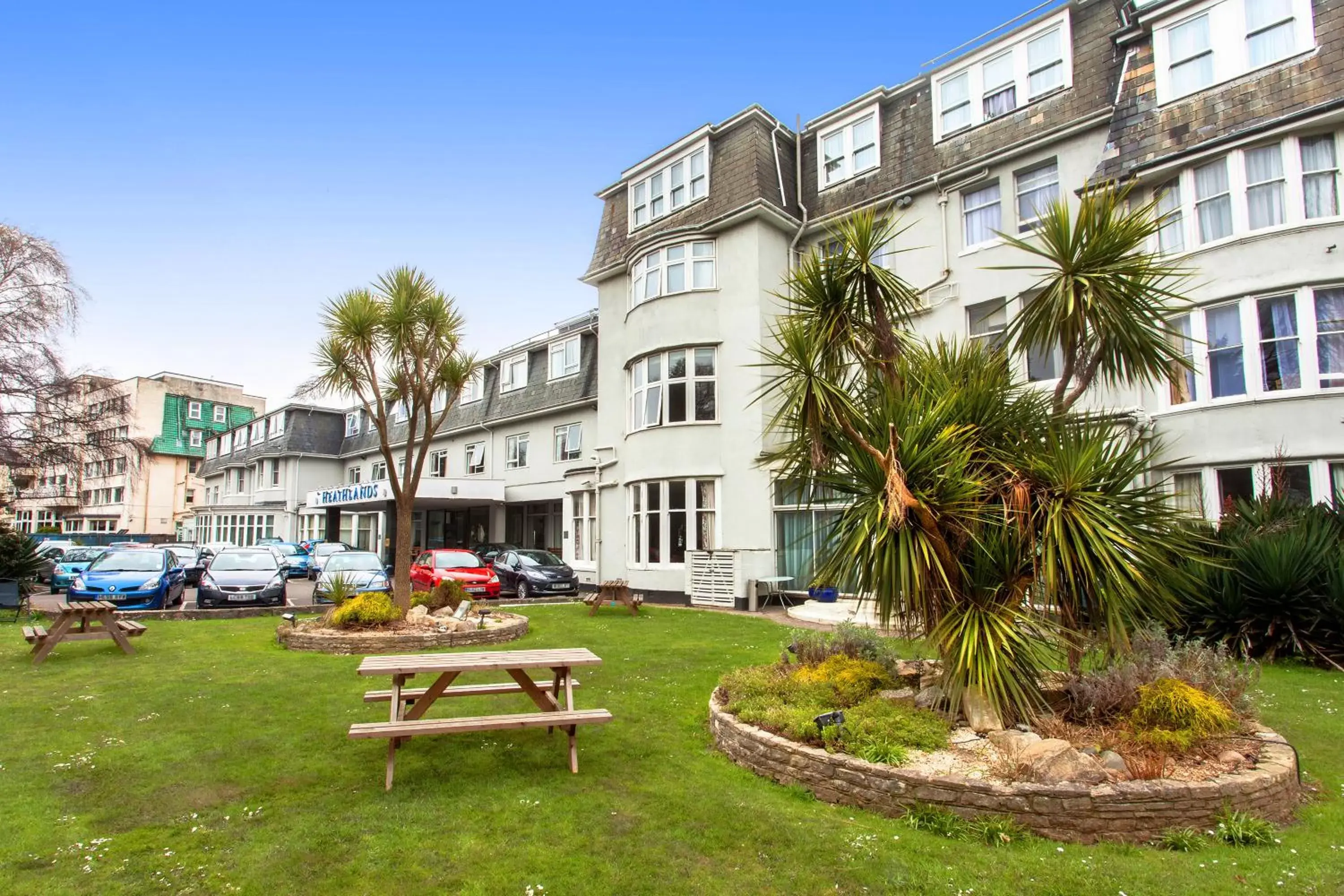 Facade/entrance, Property Building in Heathlands Hotel