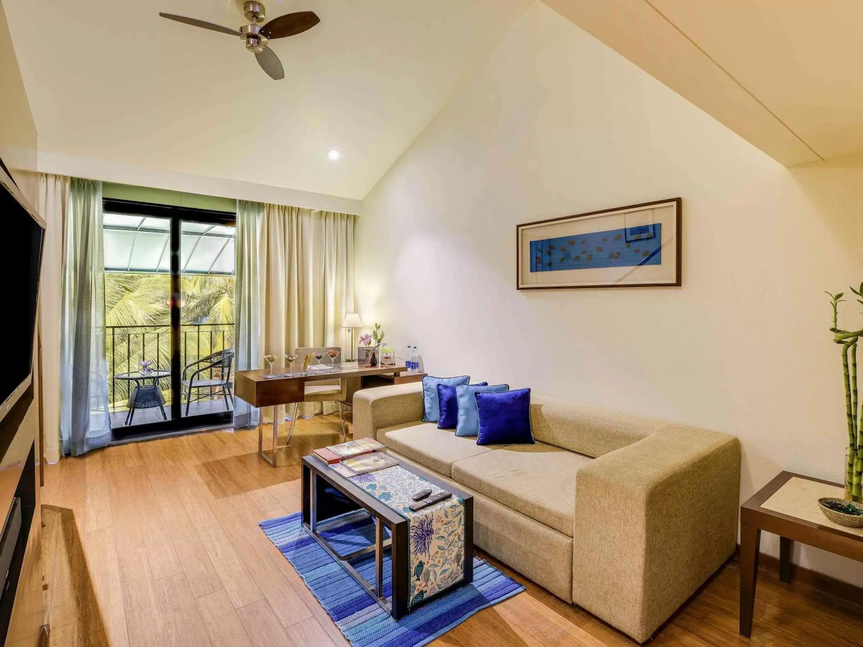 Photo of the whole room, Seating Area in Novotel Goa Candolim