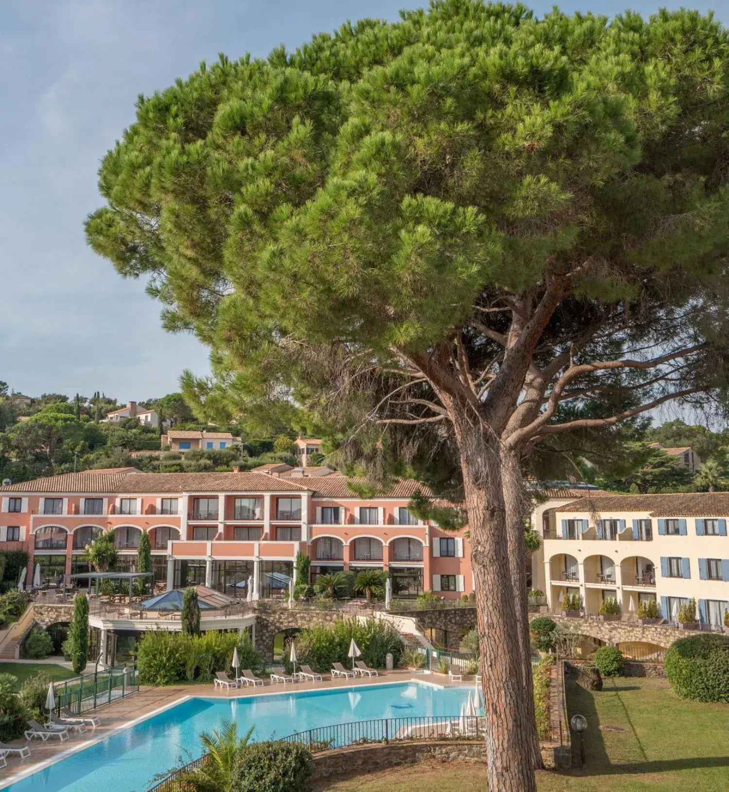 Property building, Swimming Pool in HÃ´tel Les Jardins De Sainte-Maxime