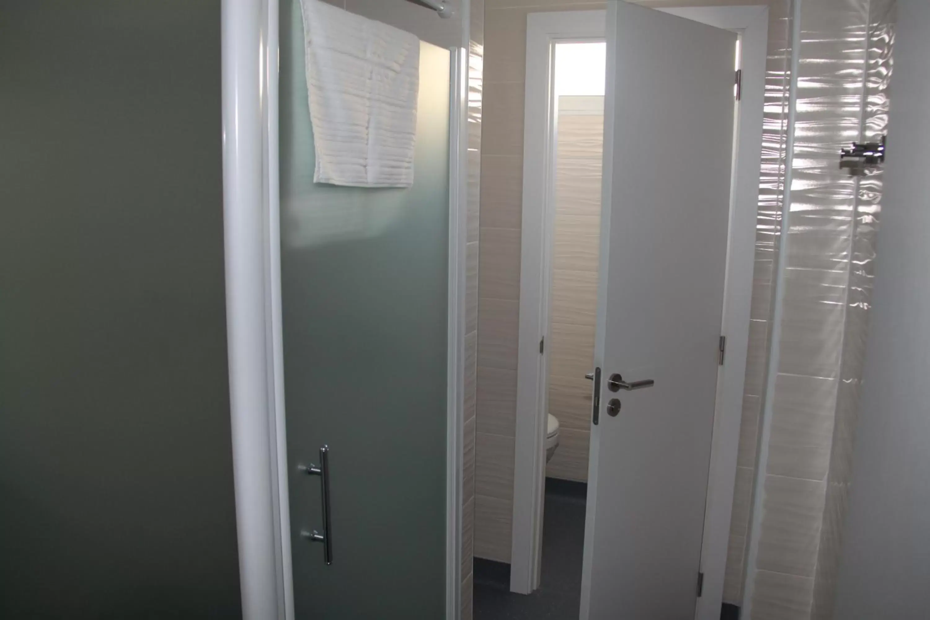 Bathroom in Privilège Hôtel & Apparts Eurociel Centre Comédie