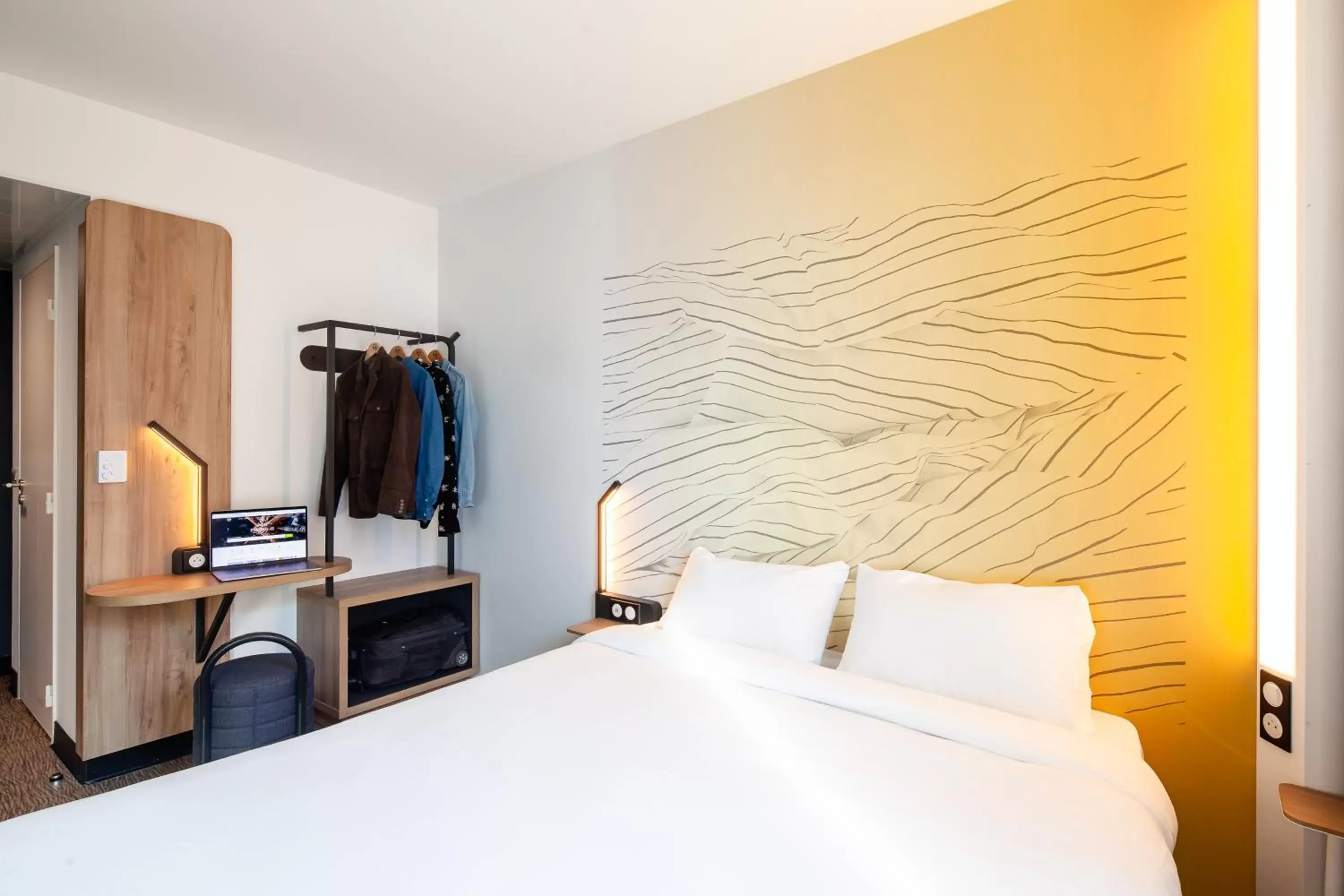 Bedroom, Bed in B&B HOTEL Brest Centre Port de Commerce