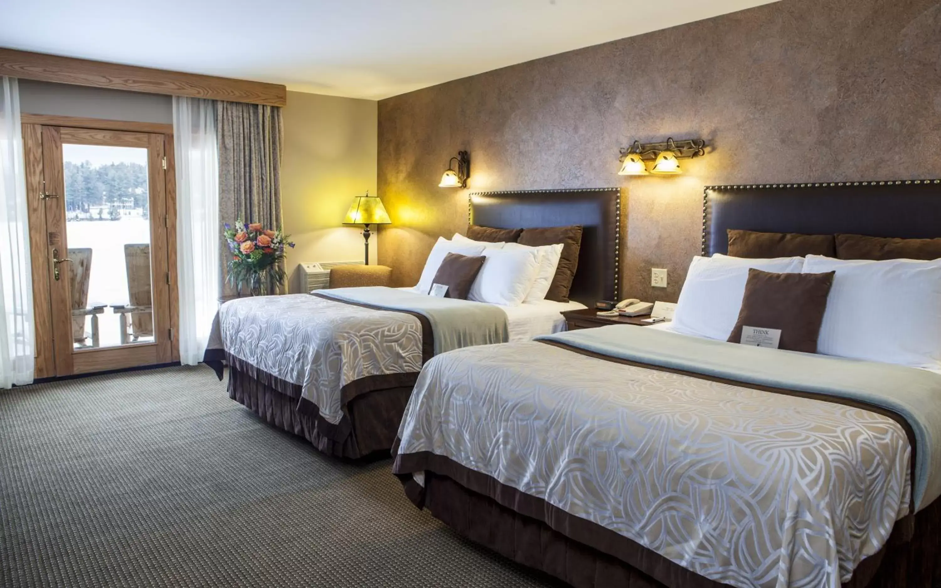 Lake Front Room with Two Queen Beds in Golden Arrow Lakeside Resort Lake Front Room with Two Queen Beds in Golden Arrow Lakeside Resort