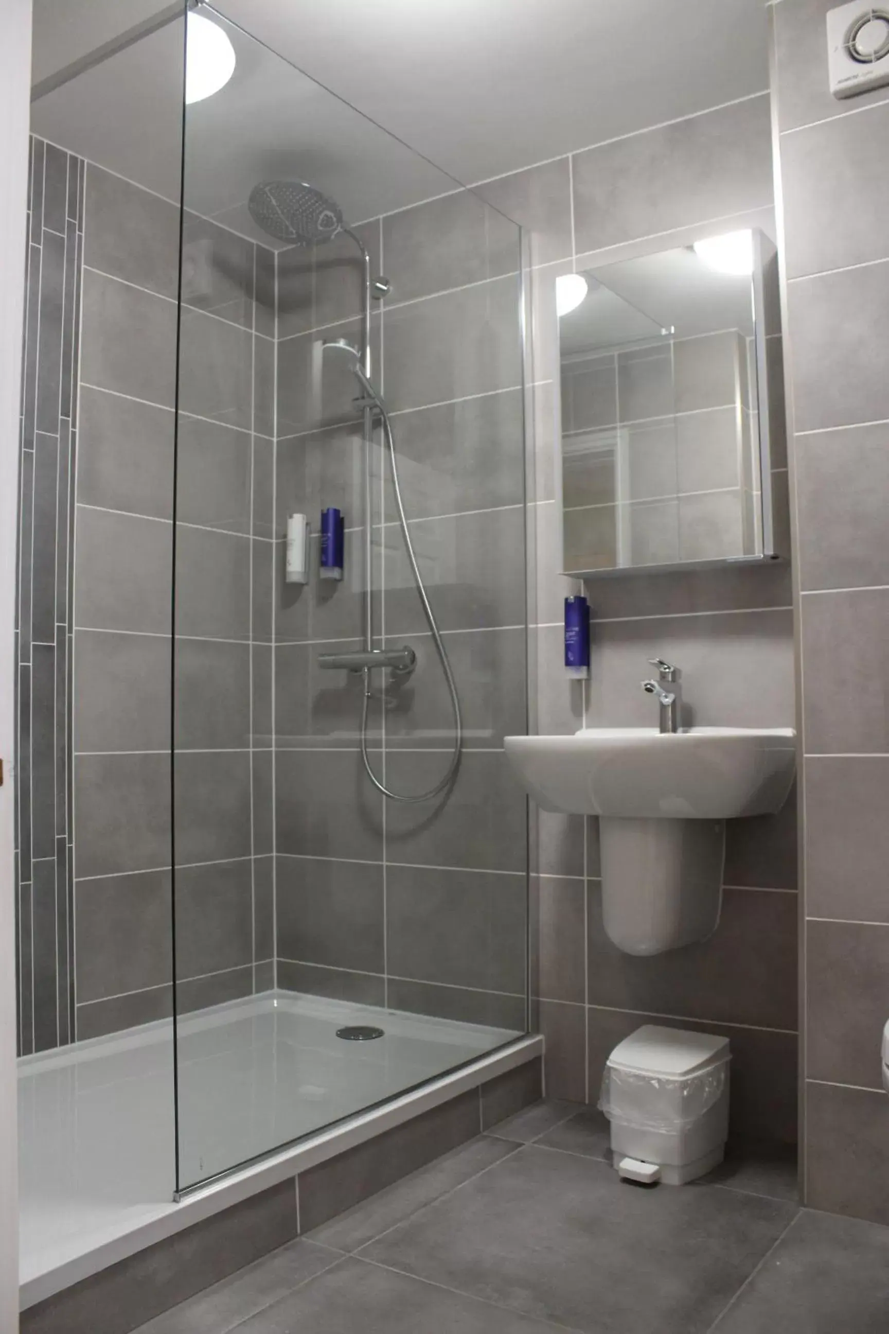 Bathroom in Appleby Manor Hotel & Garden Spa