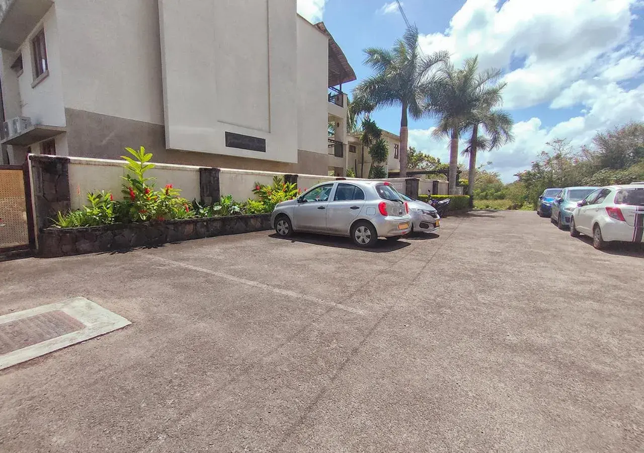 Parking, Property Building in Grand Baie Suites