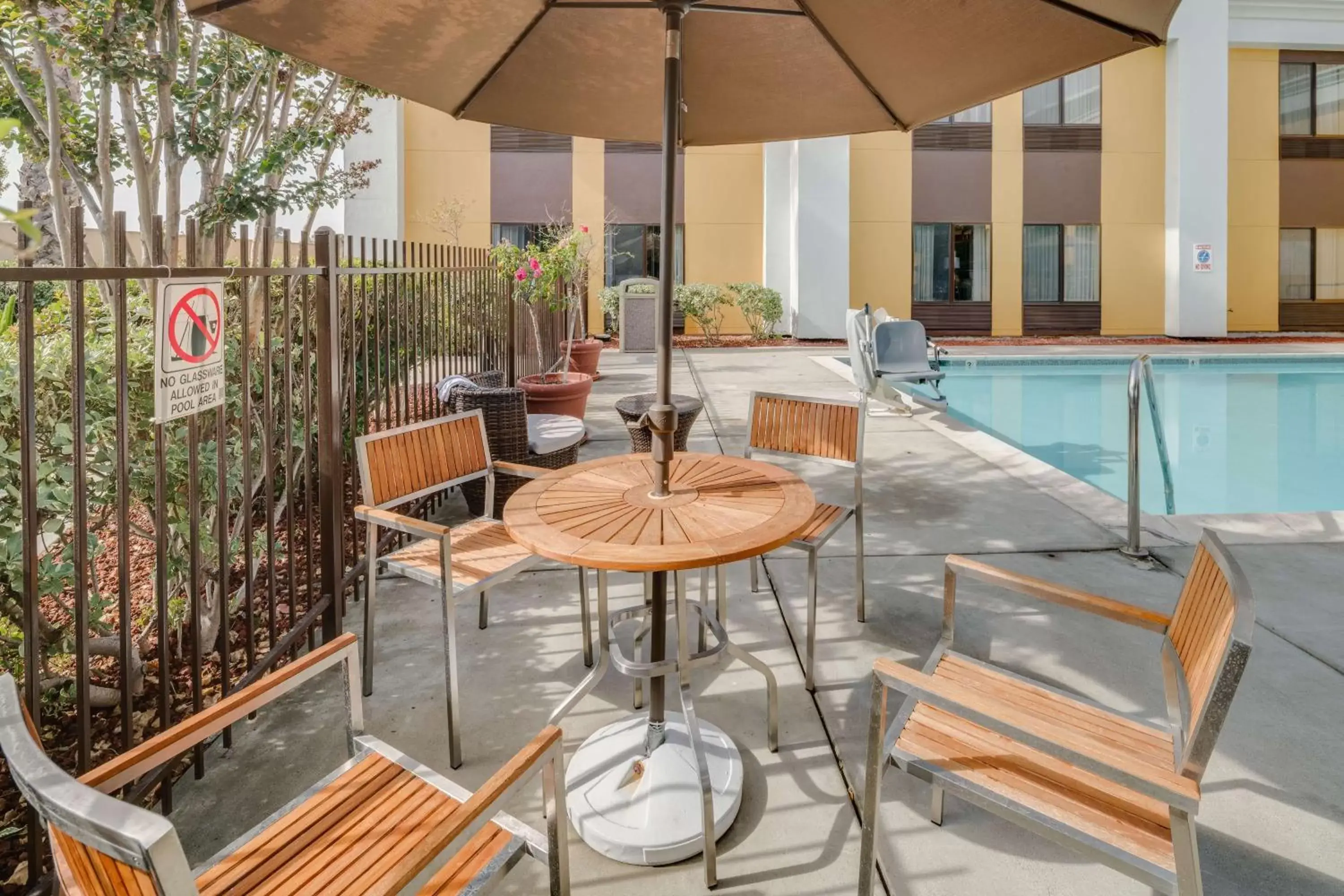 Pool view in Hampton Inn Livermore