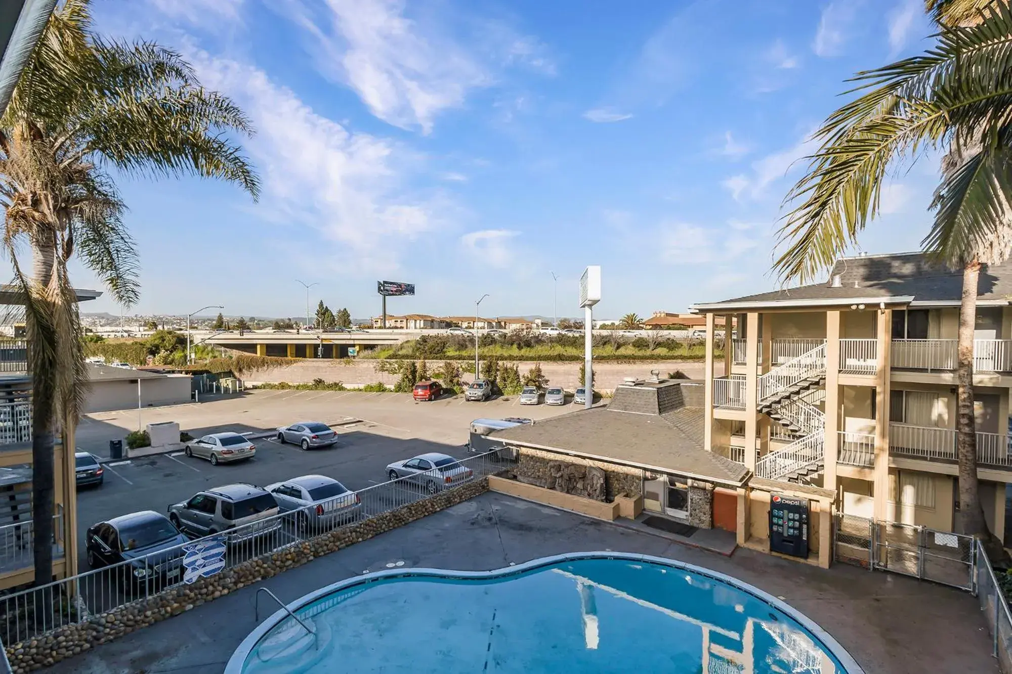 Swimming pool in Heritage Inn Express Hayward Swimming pool in Heritage Inn Express Hayward