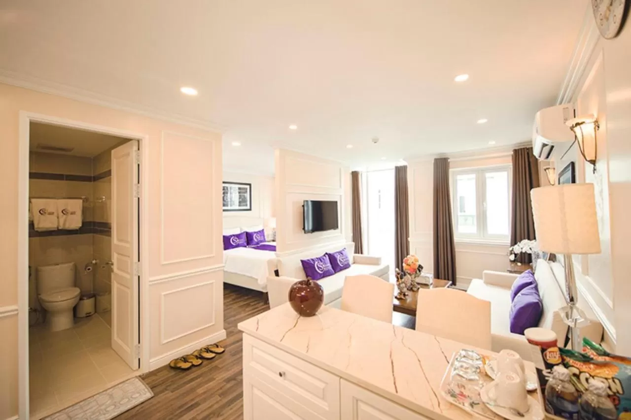 Saigon By Night Luxury Hotel