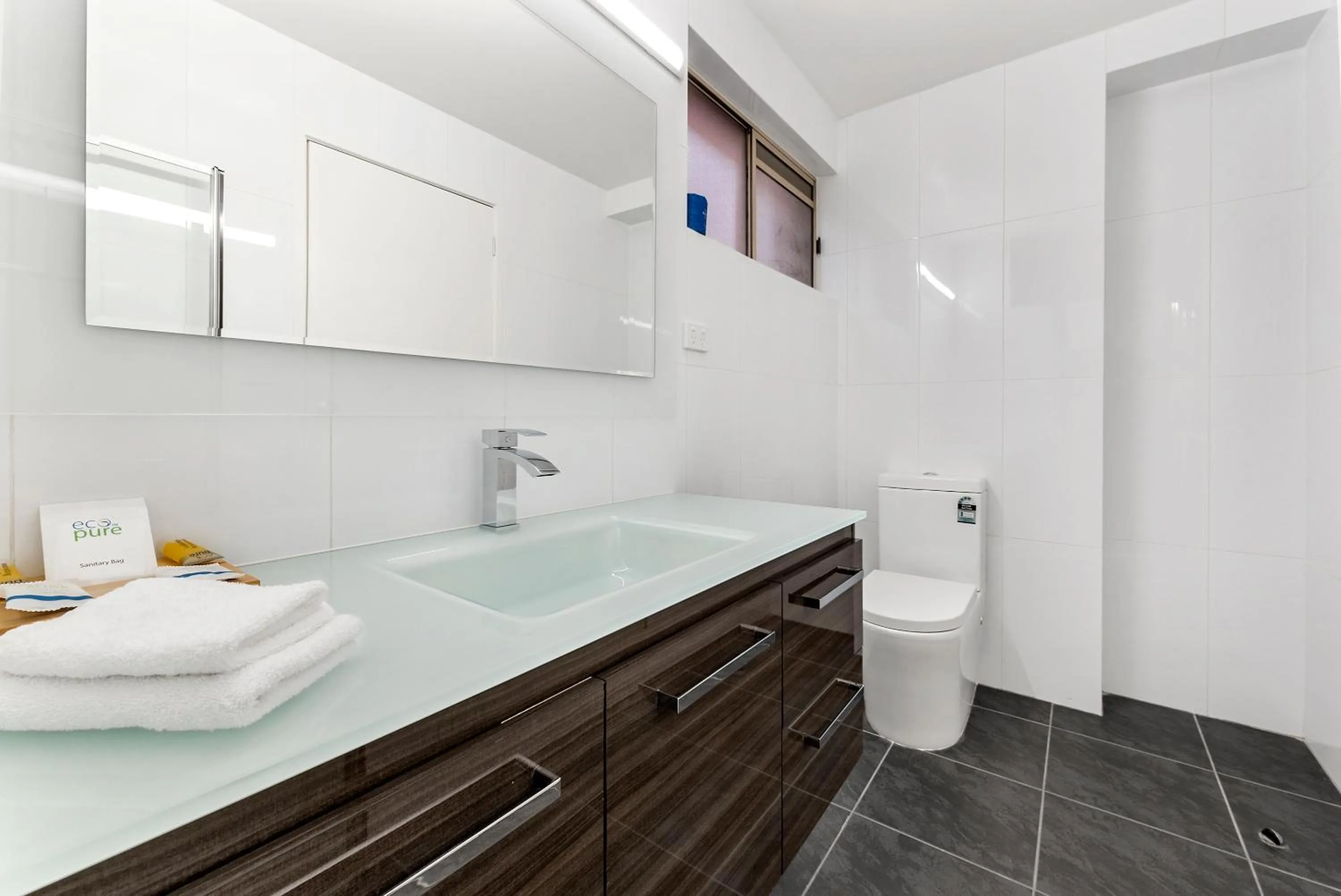 Bathroom in Bay City (Geelong) Motel