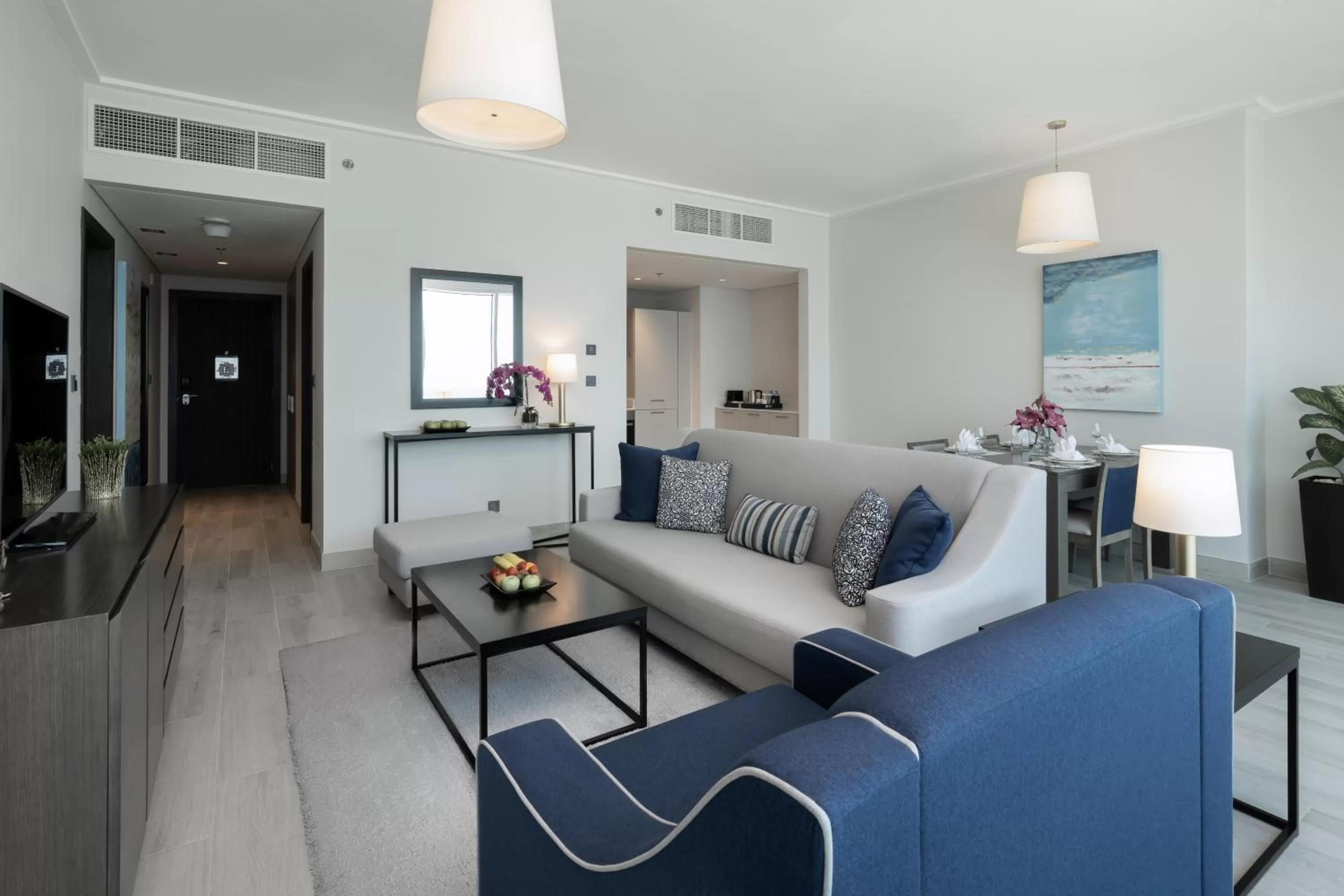 TV and multimedia in Centara West Bay Hotel & Residences Doha