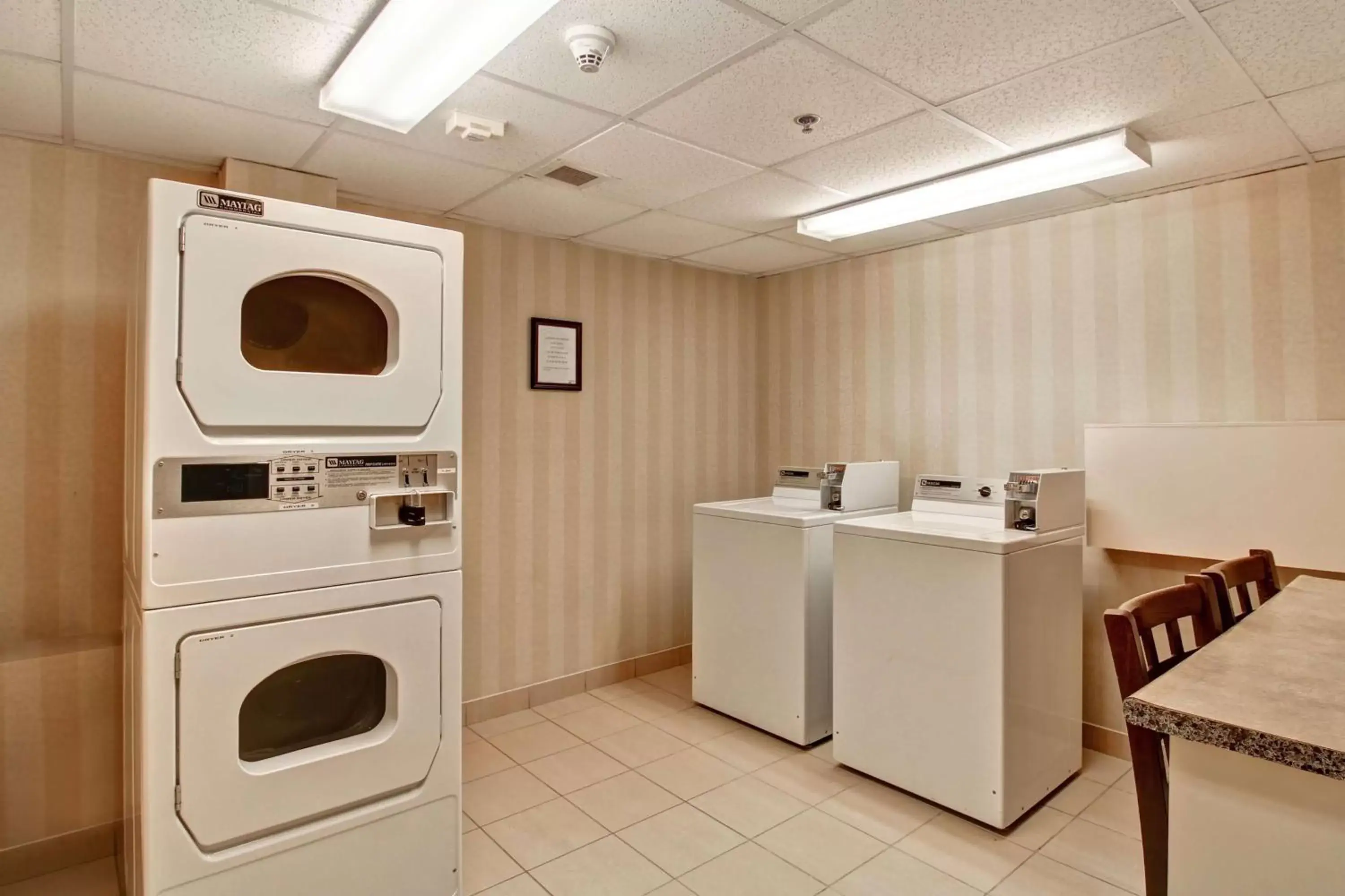 Sports, Kitchen/Kitchenette in Homewood Suites by Hilton Toronto-Mississauga