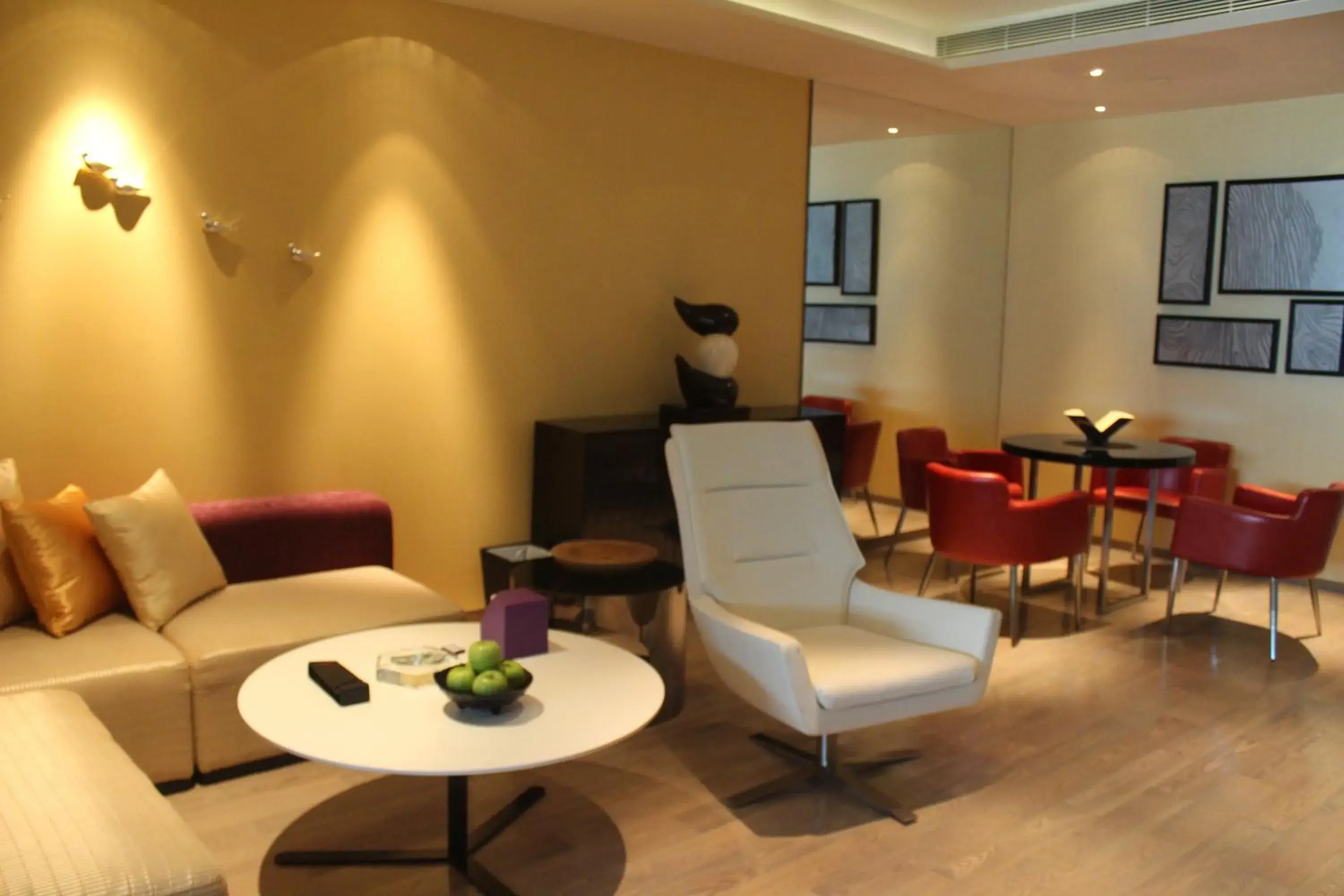 Seating area in Wongtee V Hotel