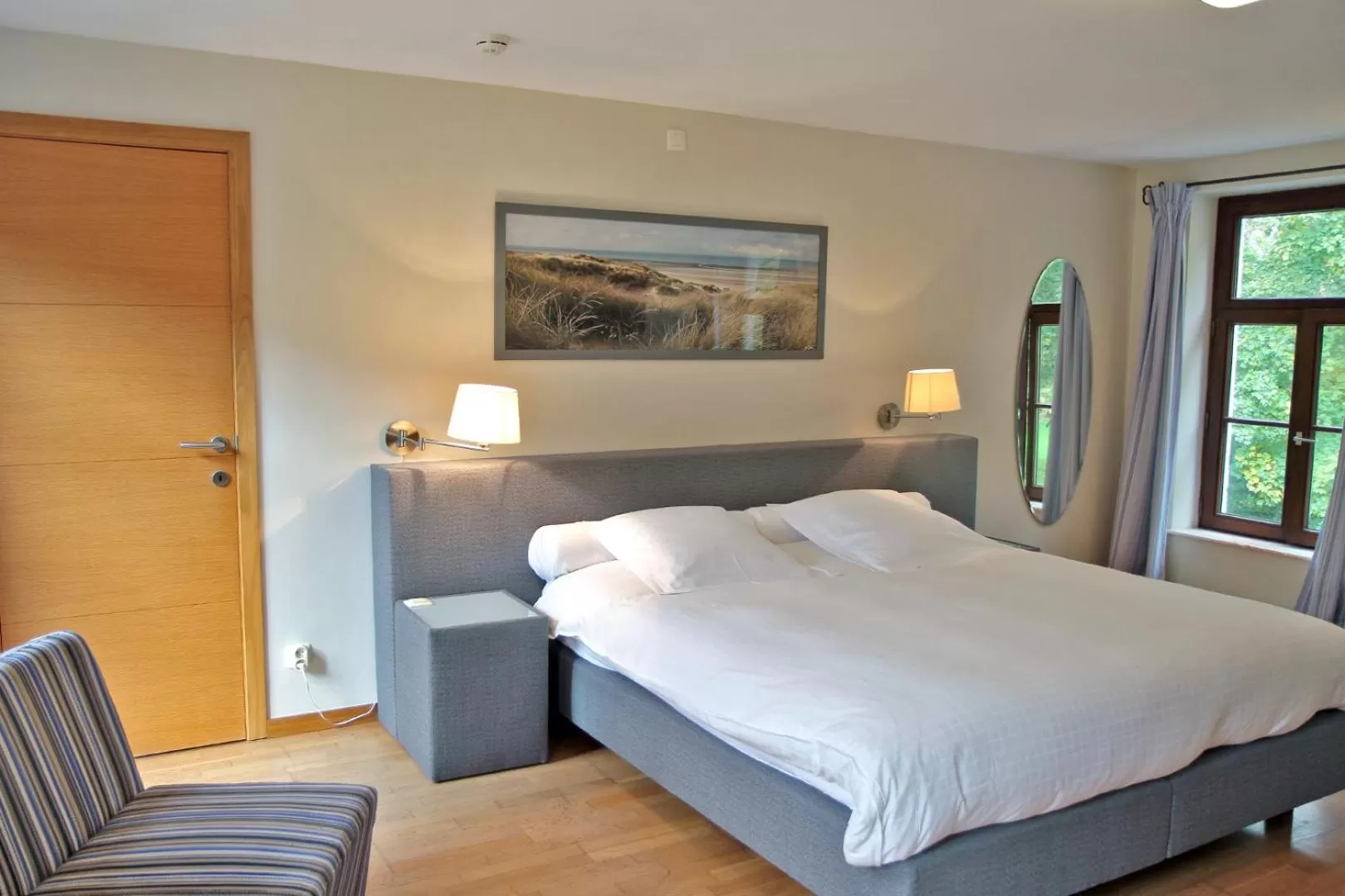 Bedroom, Bed in Hôtel - Ferme du Château d'Ahin