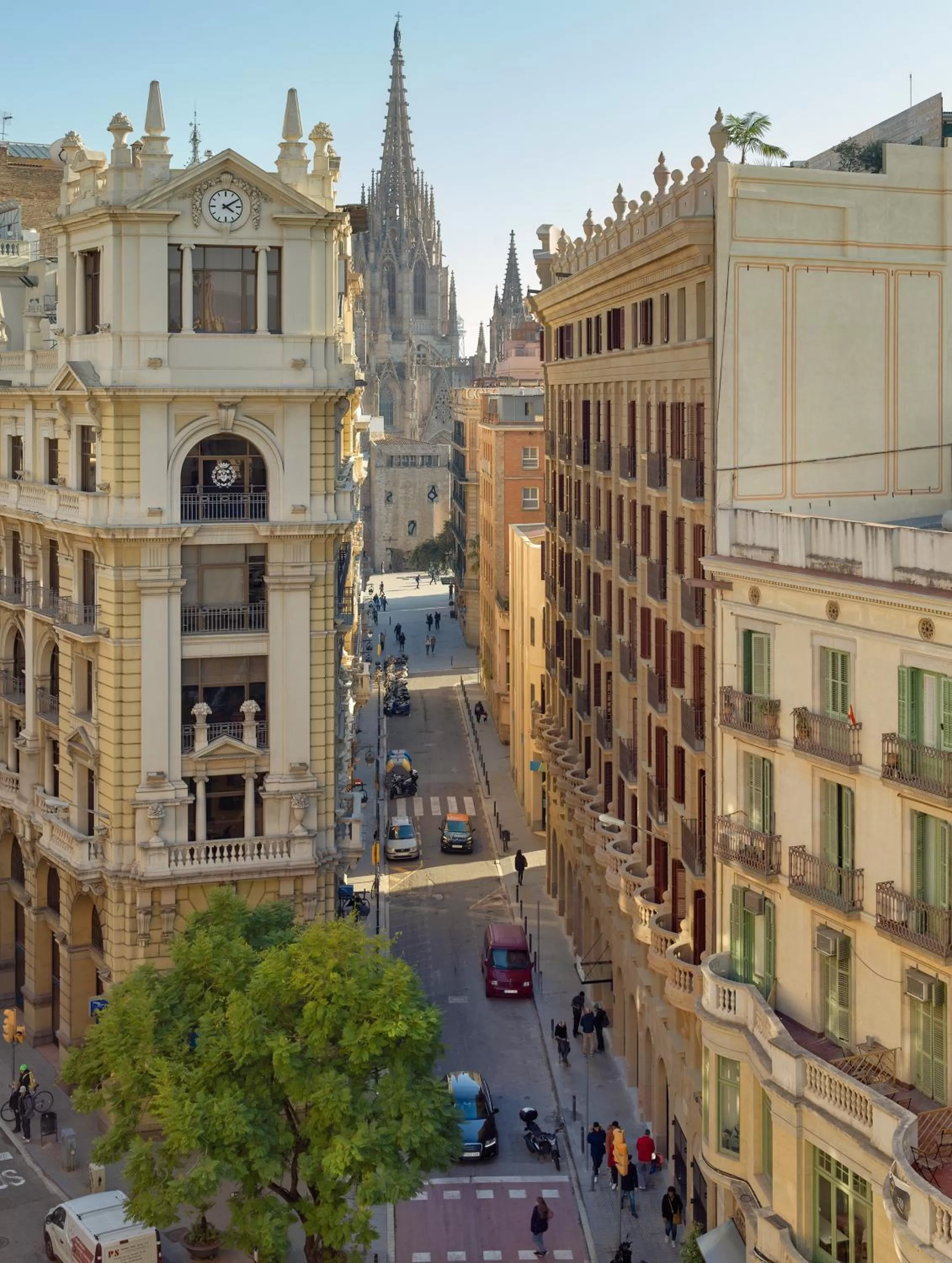 Facade/entrance in H10 Madison 4* Sup