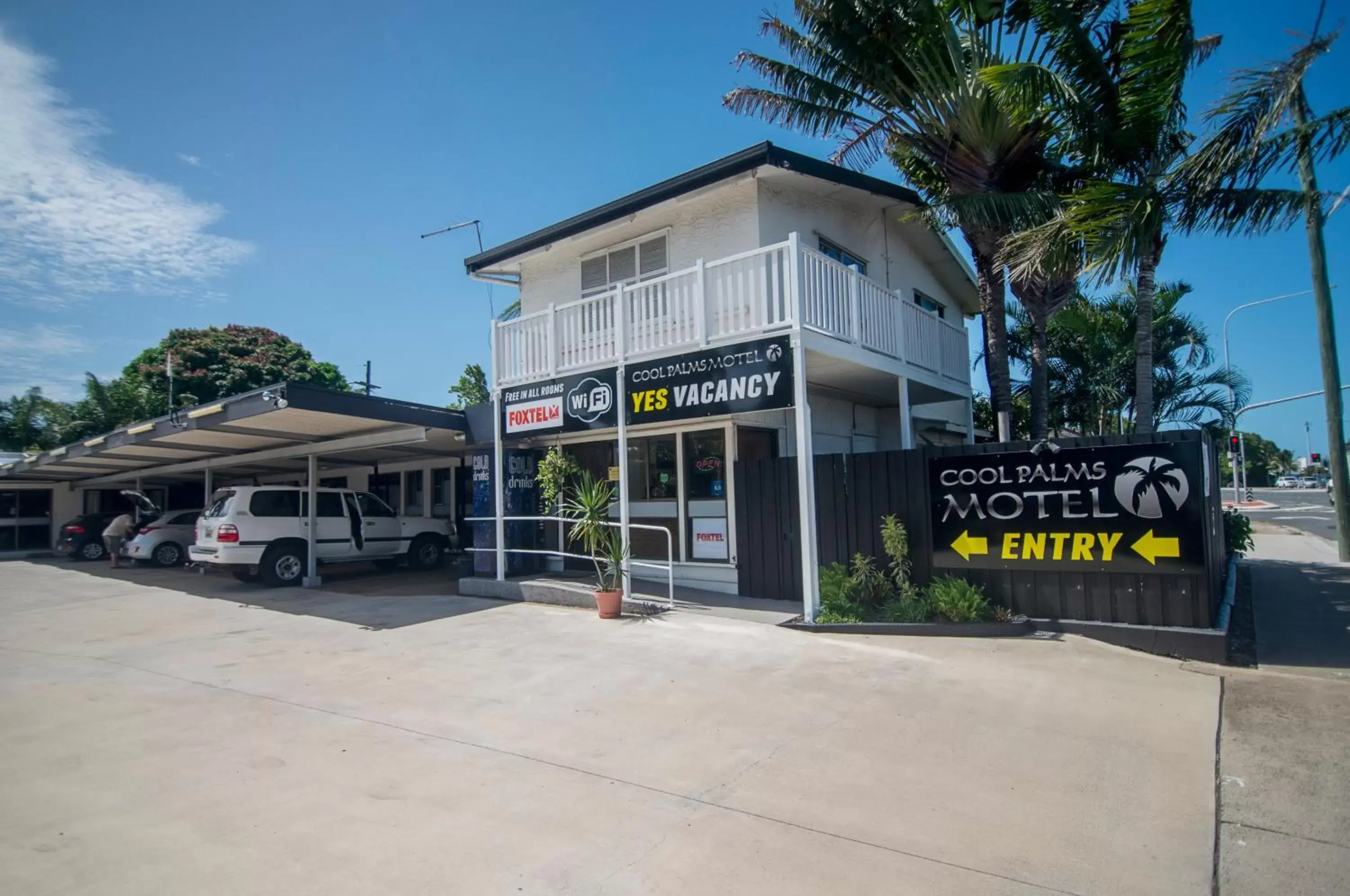 Facade/entrance, Property Building in Cool Palms Motel