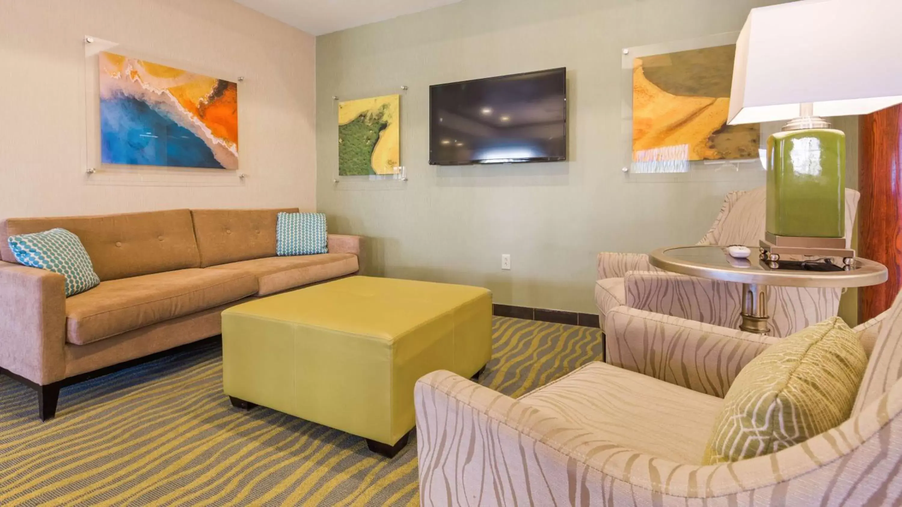 Lobby or reception, Seating Area in Best Western Palace Inn & Suites