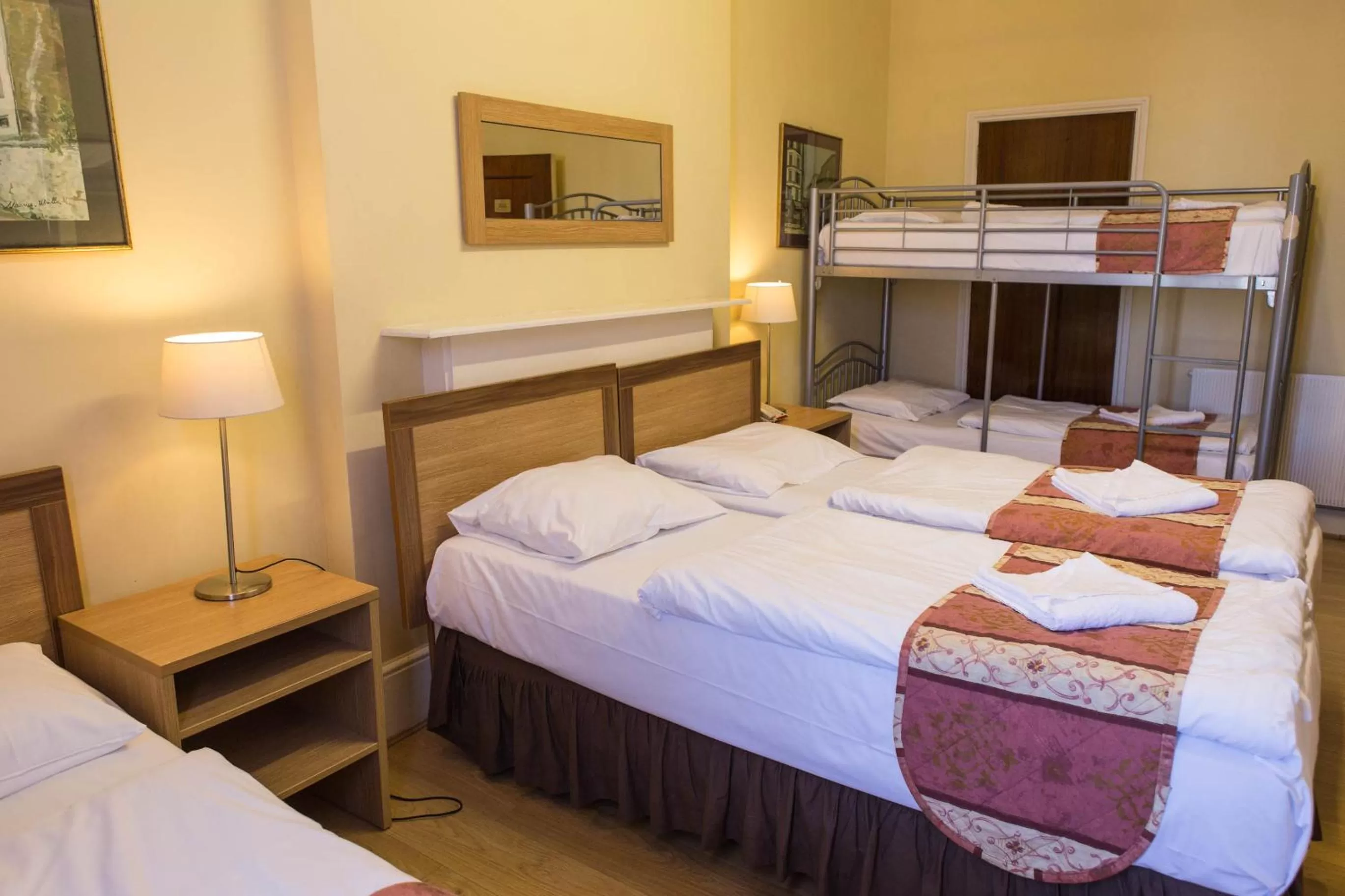 Bedroom, Bed in Shakespeare Hotel