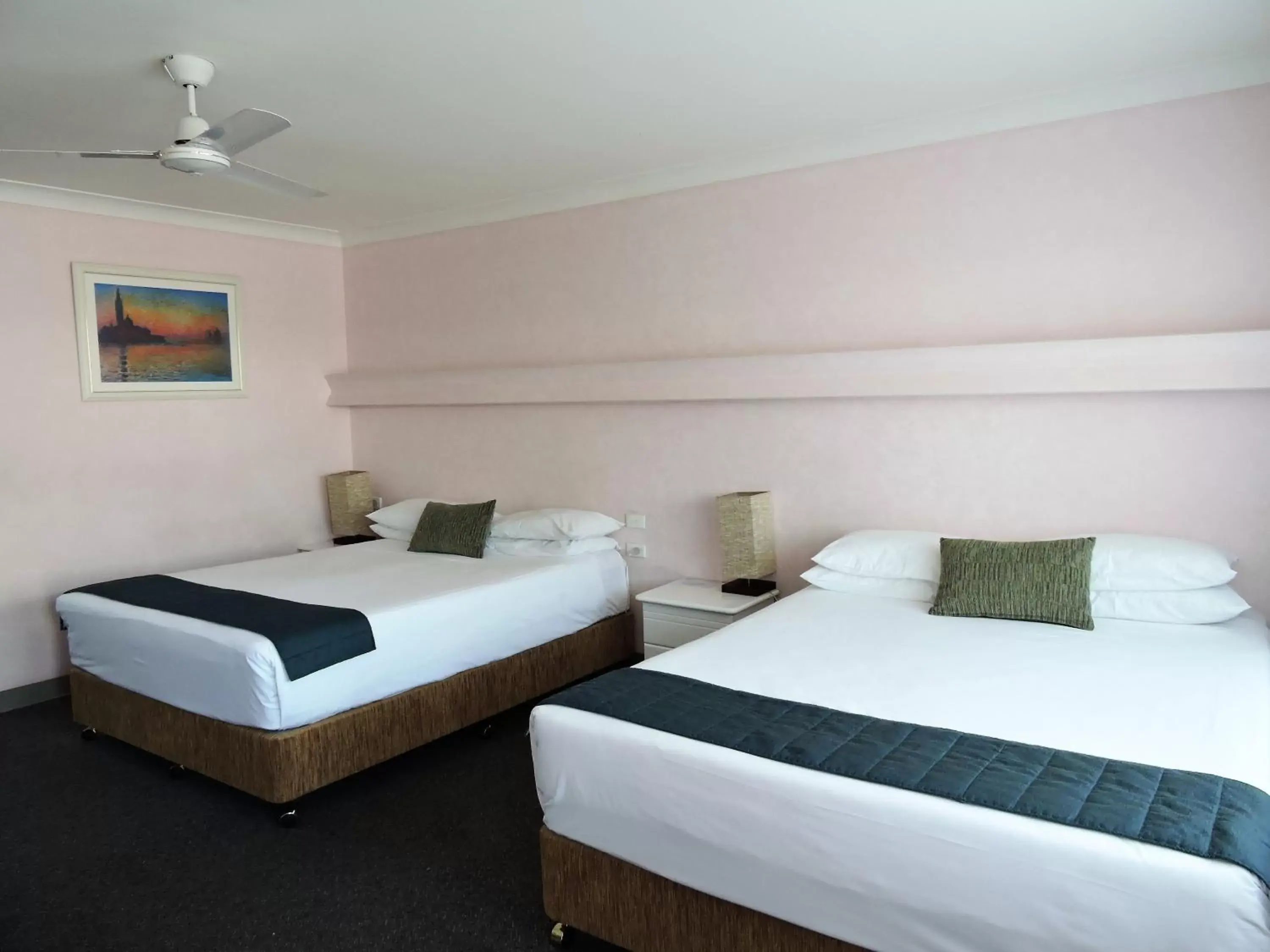 Photo of the whole room, Bed in Tweed Heads Vegas Motel