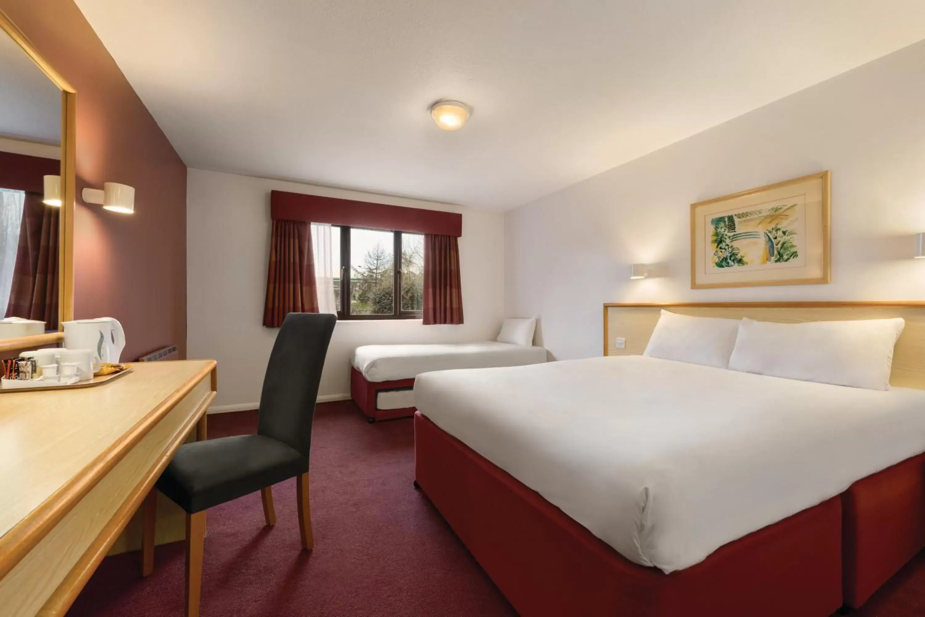 Photo of the whole room, Bed in Days Inn Hotel Gretna Green