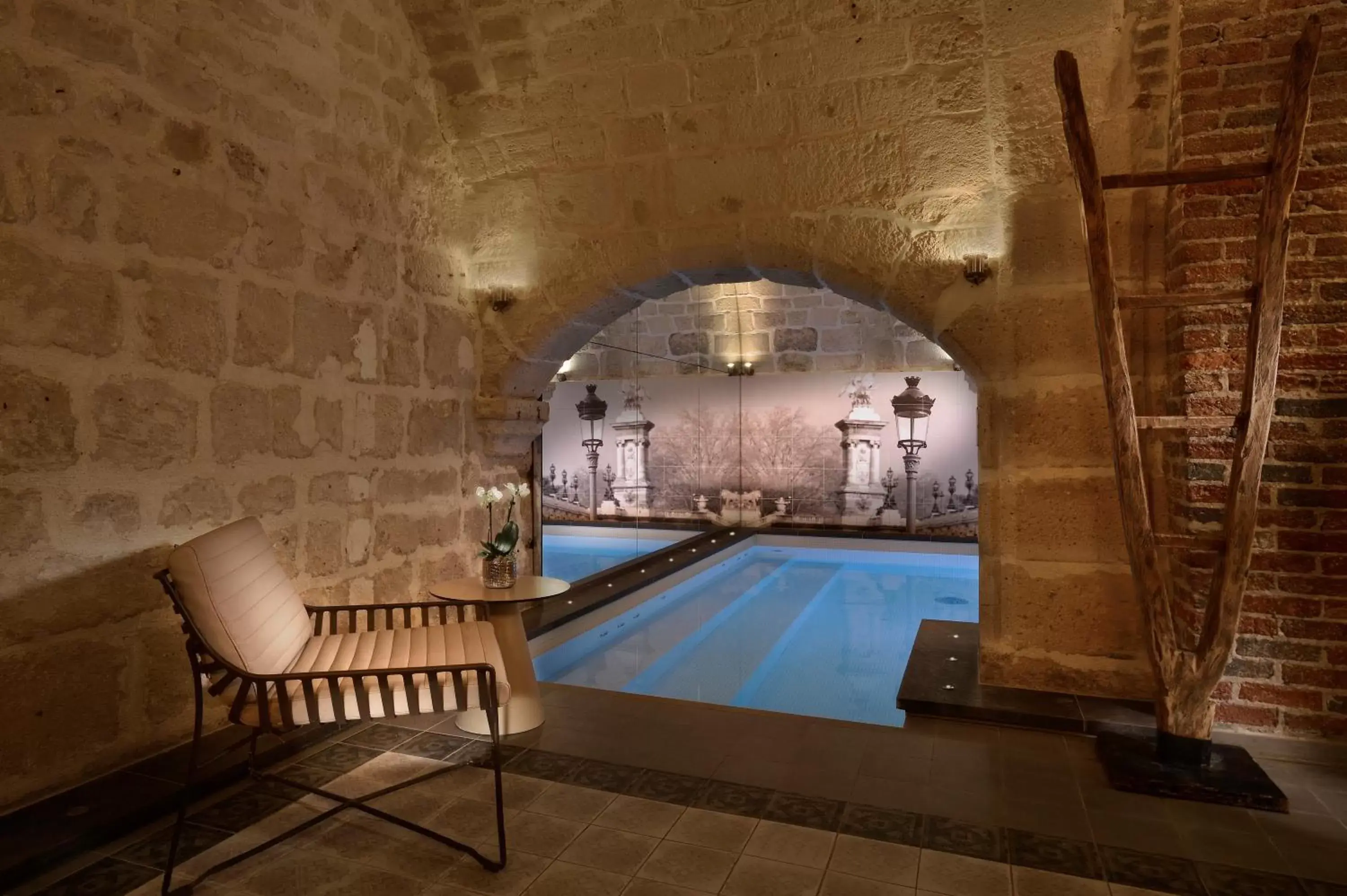 Swimming pool in Hotel La Lanterne & Spa