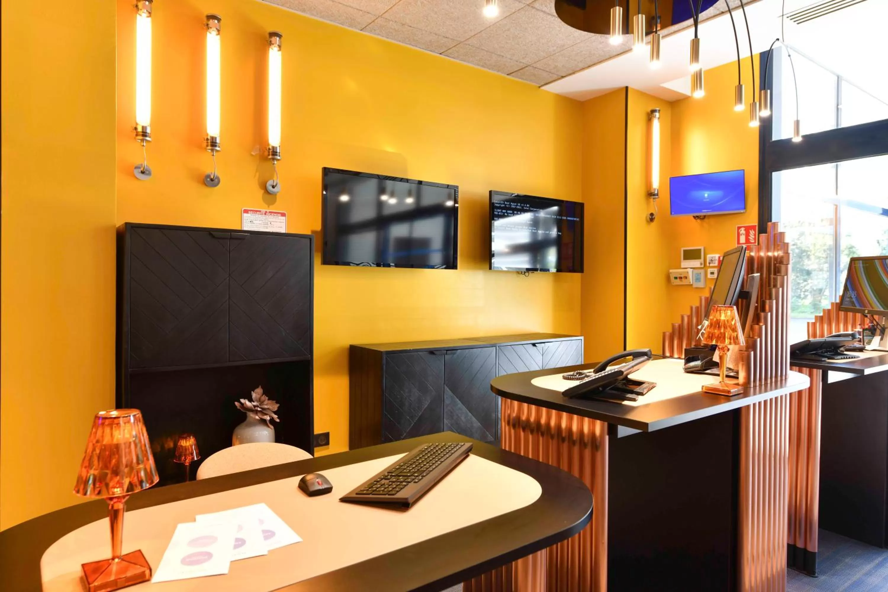 Facade/entrance in Novotel La Rochelle Centre