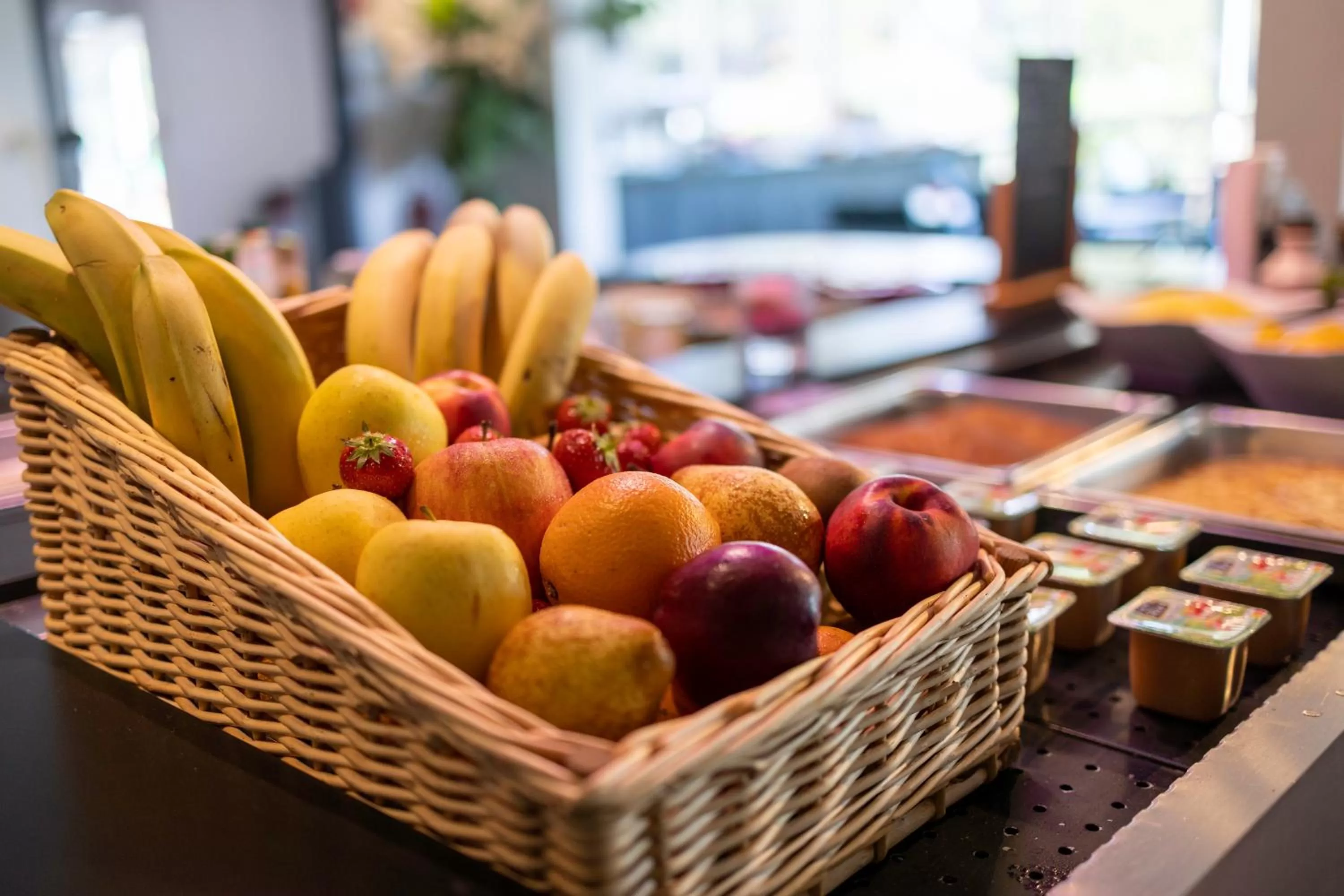 Breakfast in Hôtel restaurant Kyriad Fréjus
