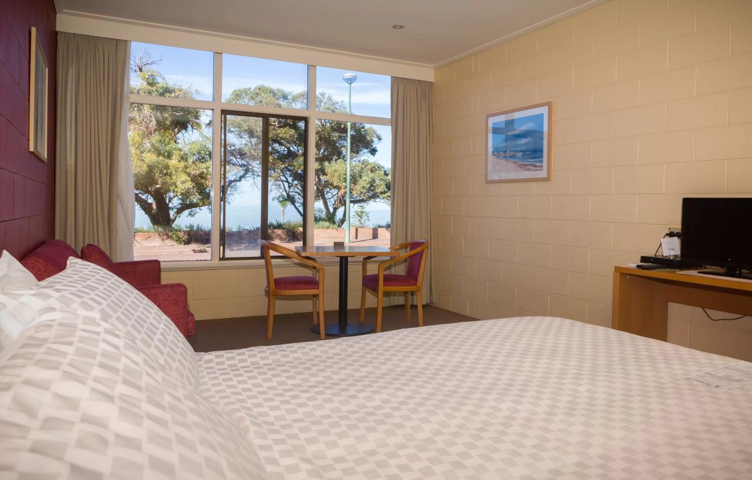 Coffee/tea facilities, Bed in Foreshore Motor Inn