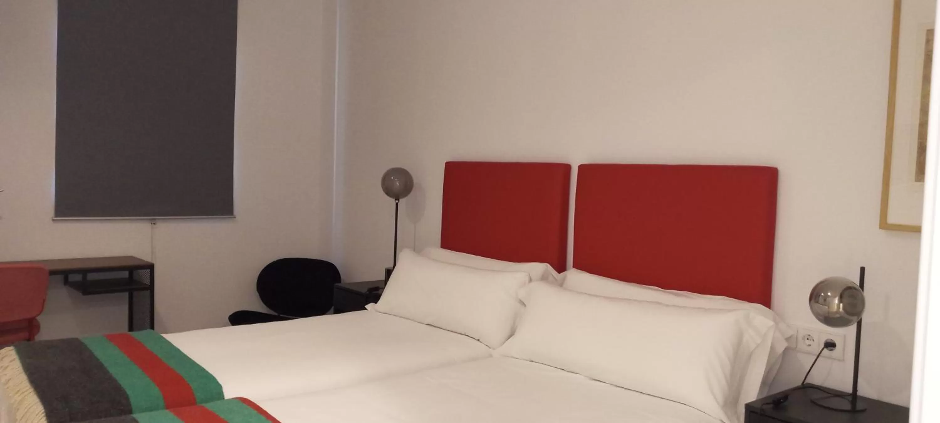 Text overlay, Bed in Slow León Apartamentos Turísticos