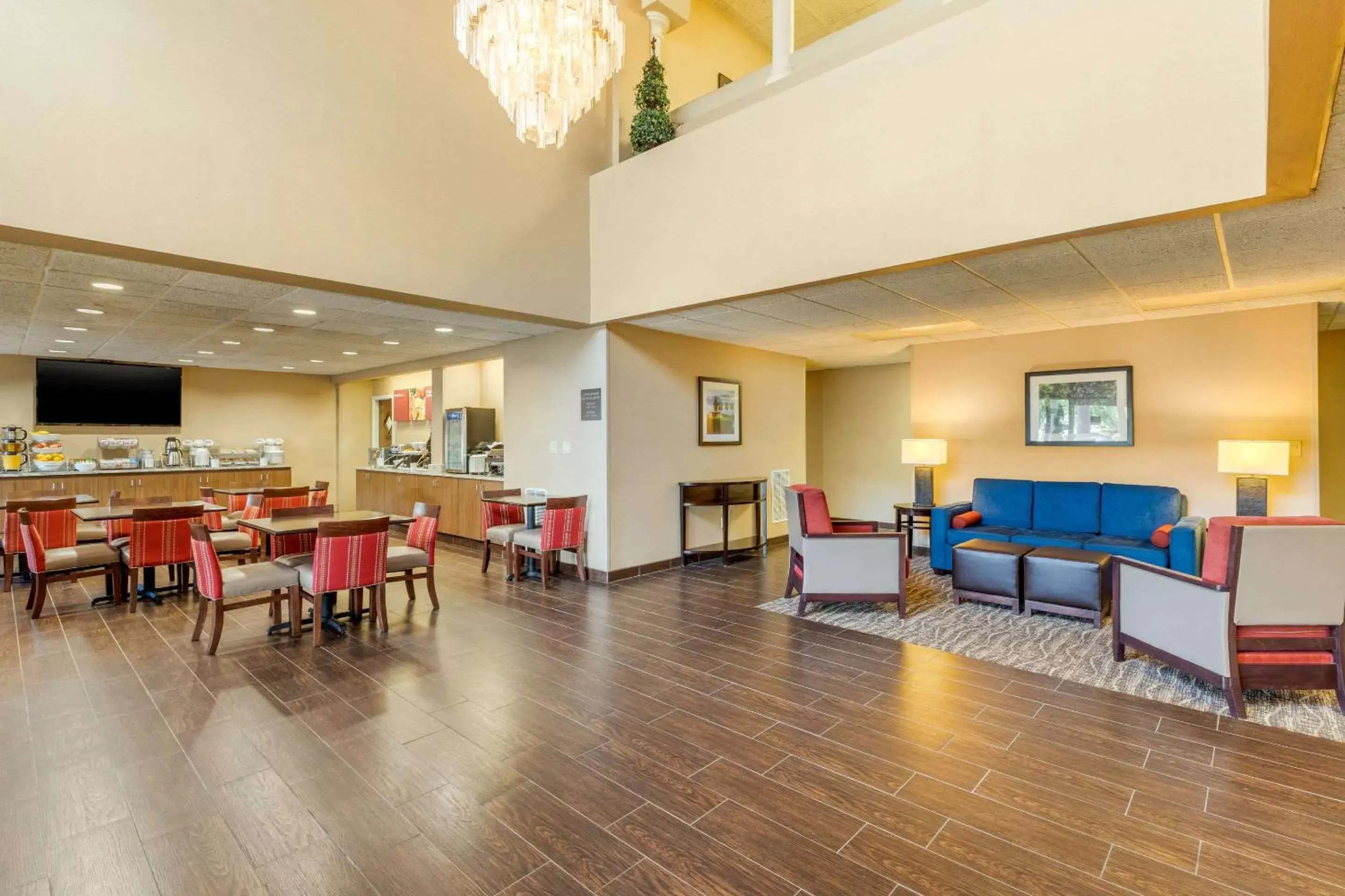Lobby or reception, Restaurant/Places to Eat in Comfort Inn Summerville - Charleston