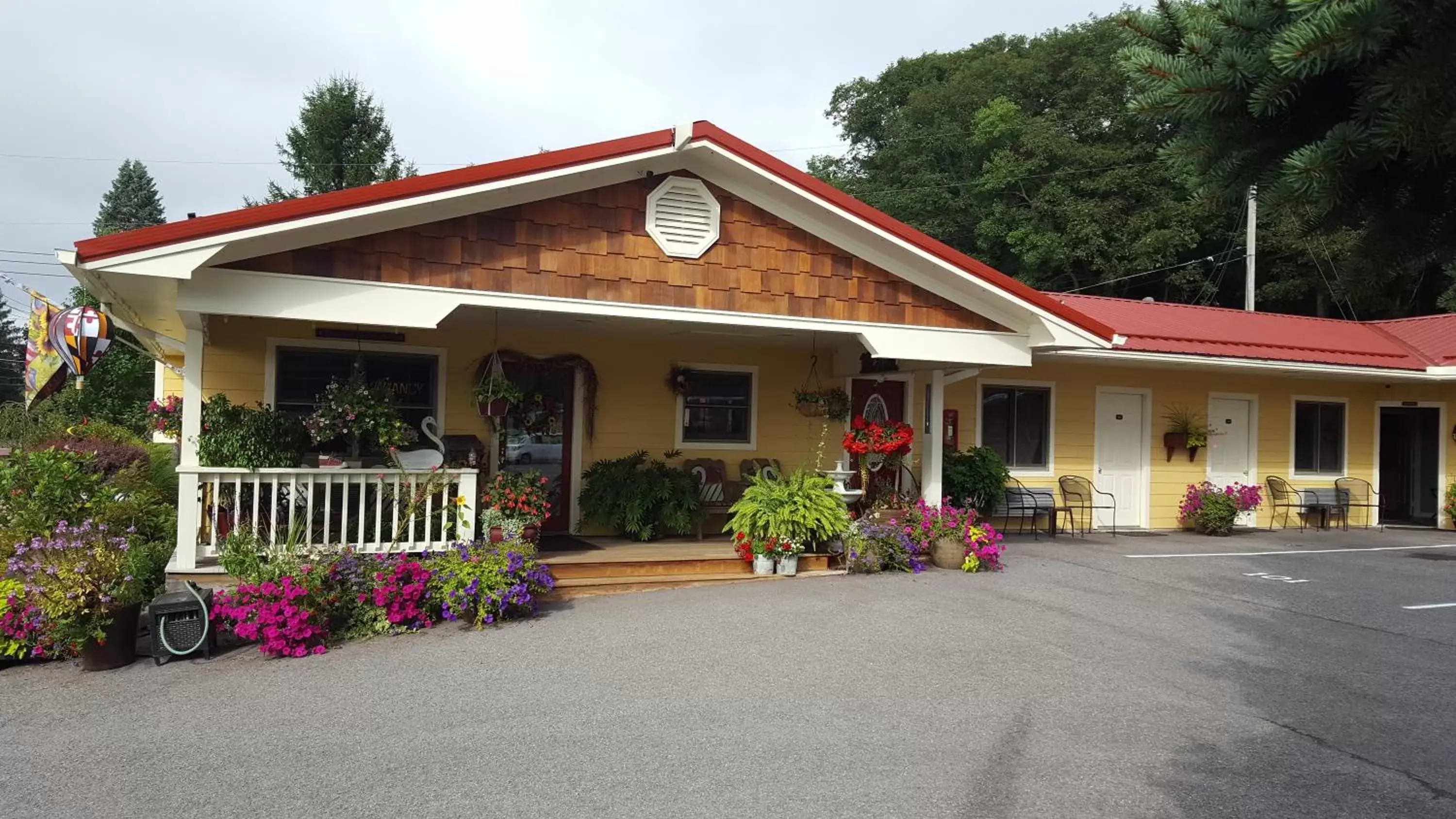 Property Building in The Garrett Inn