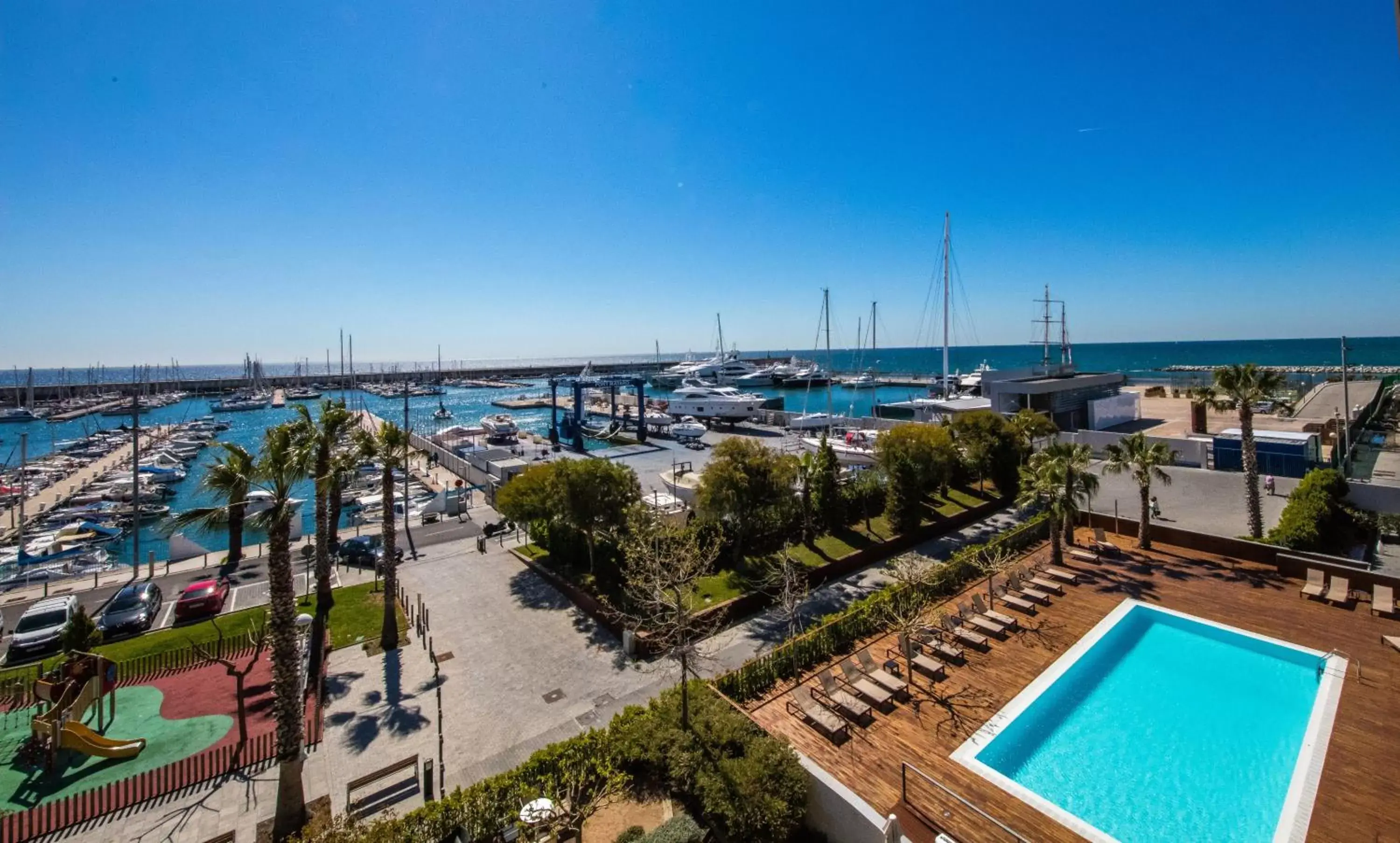 Sea view, Pool View in Atenea Port Barcelona Mataró