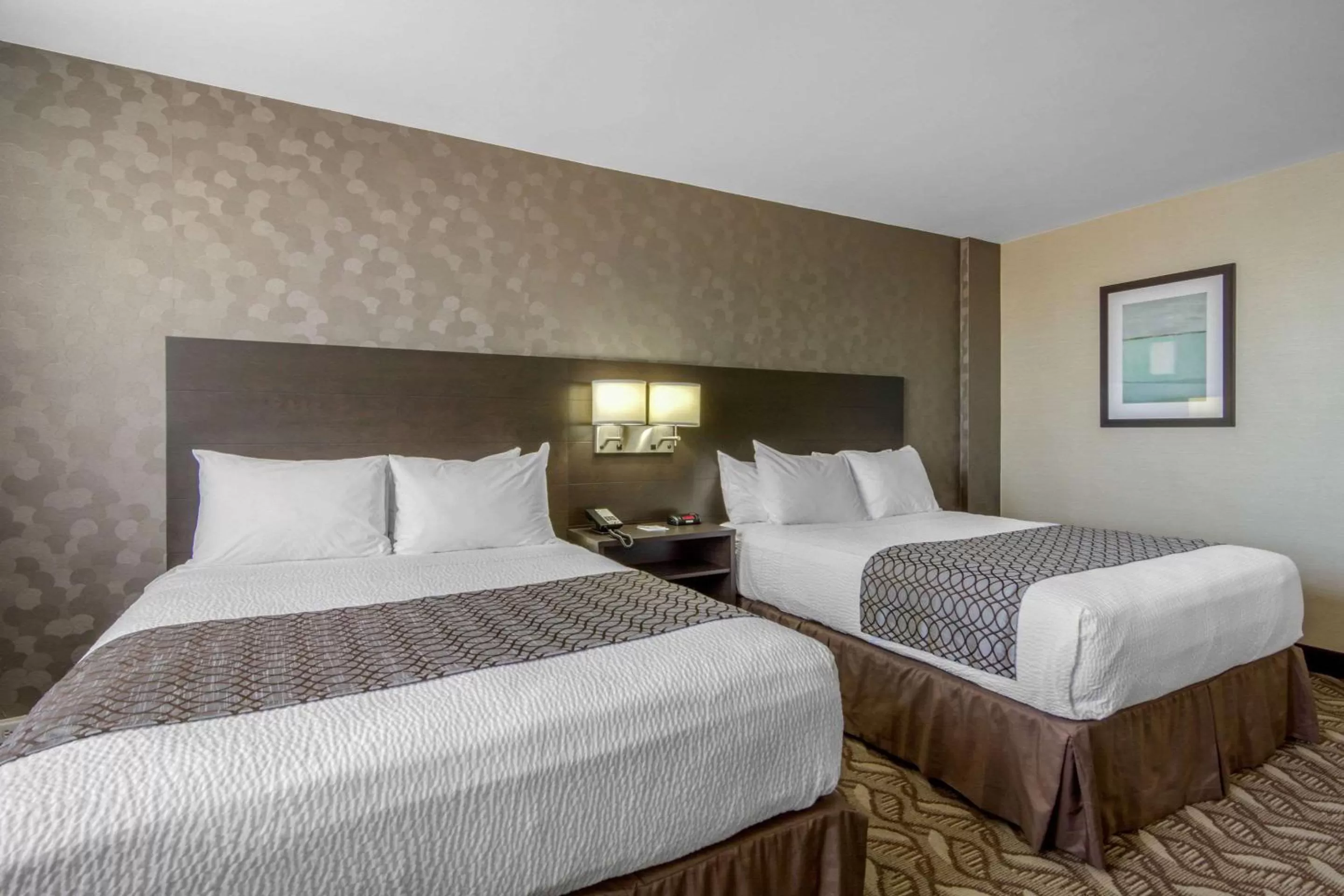 Photo of the whole room, Bed in Clarion Hotel