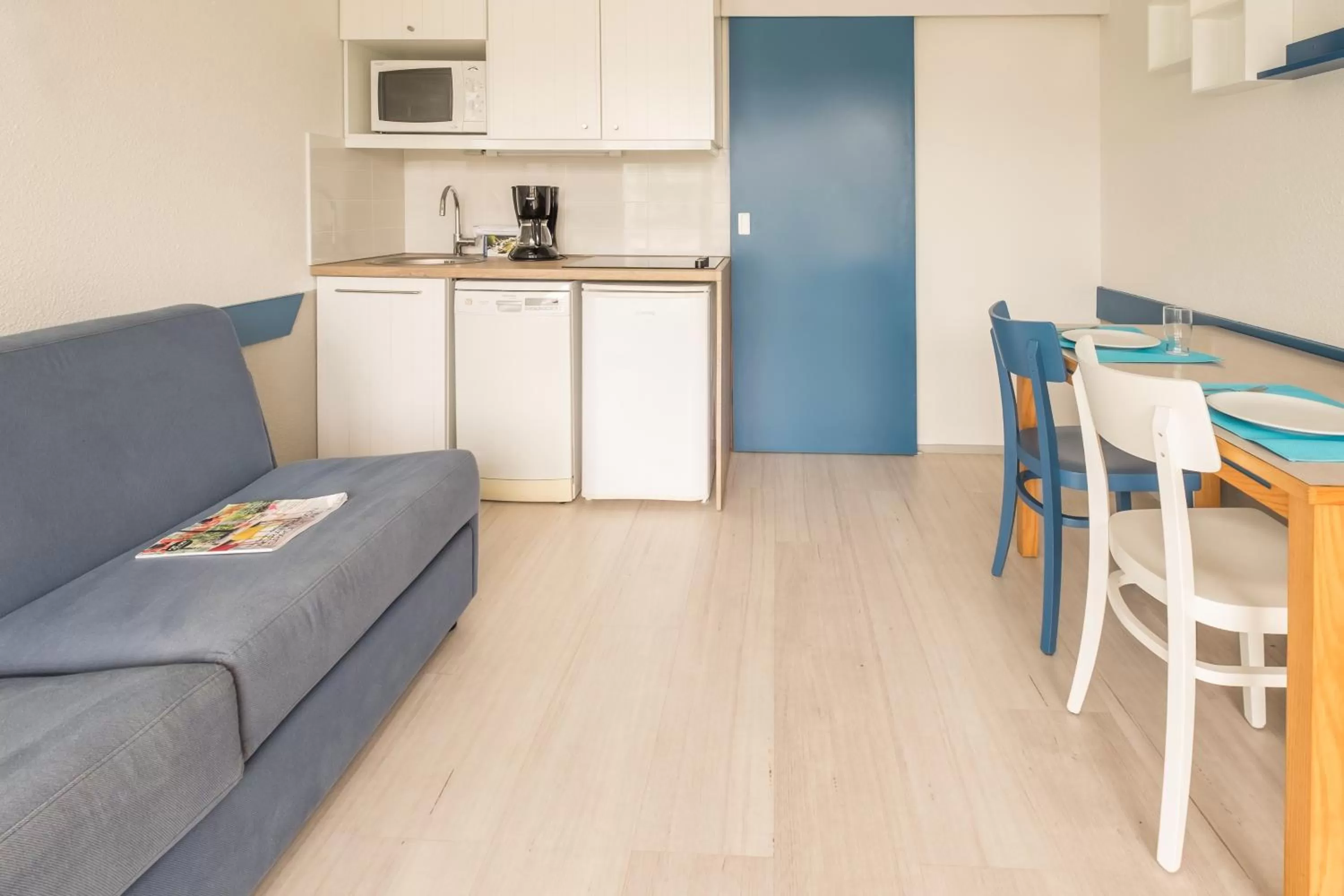 Kitchen or kitchenette in Résidence Pierre & Vacances la Corniche de la Plage