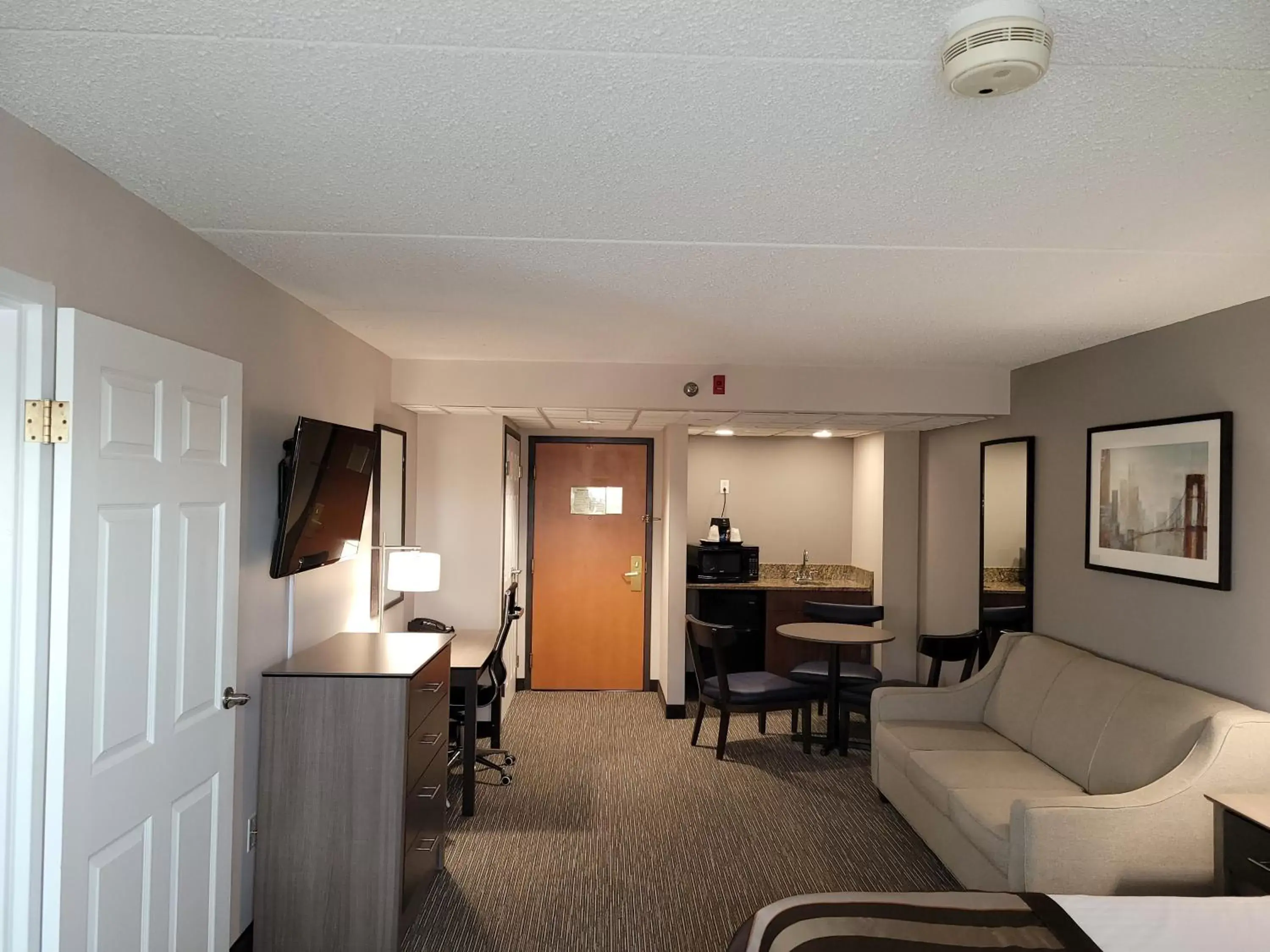 King Suite with Hot Tub - Non-Smoking in Wingate by Wyndham Lima