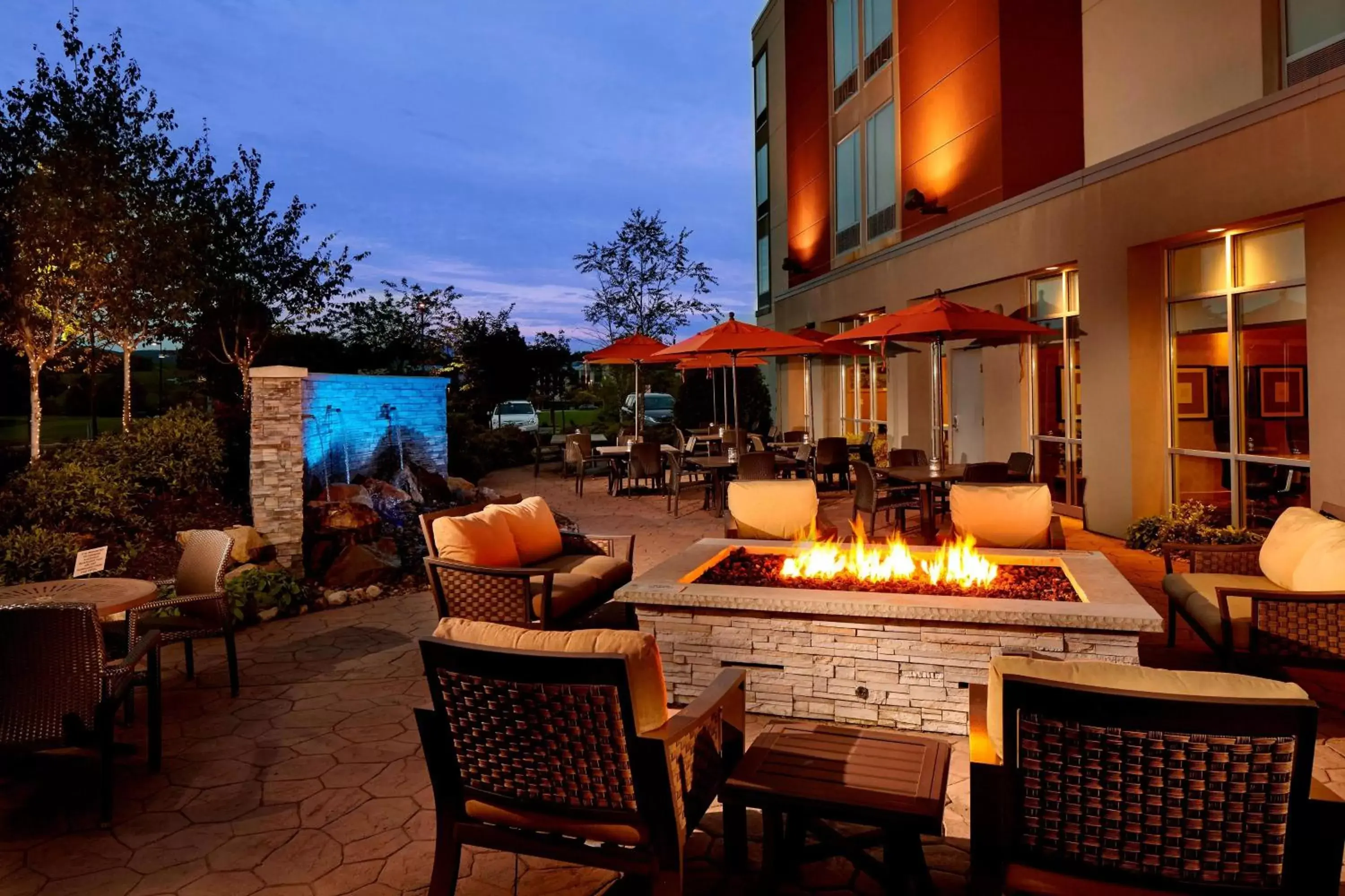Property building, Restaurant/Places to Eat in SpringHill Suites by Marriott Pittsburgh Latrobe