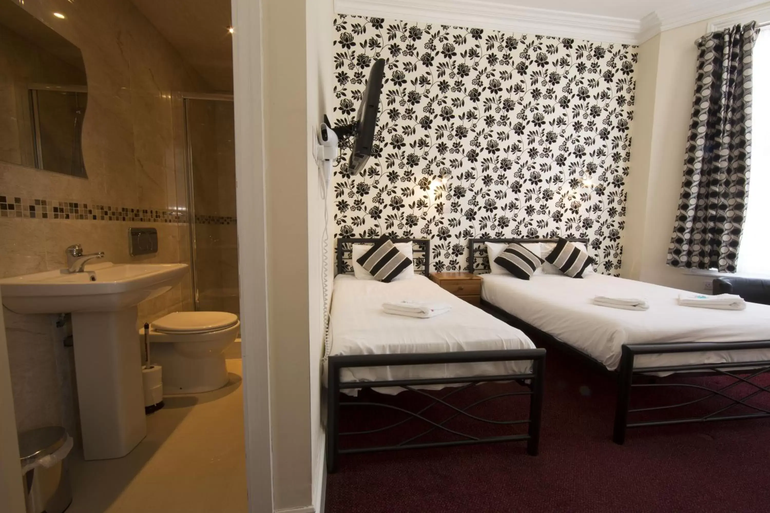 Day, Bathroom in Royal London Hotel By Saba