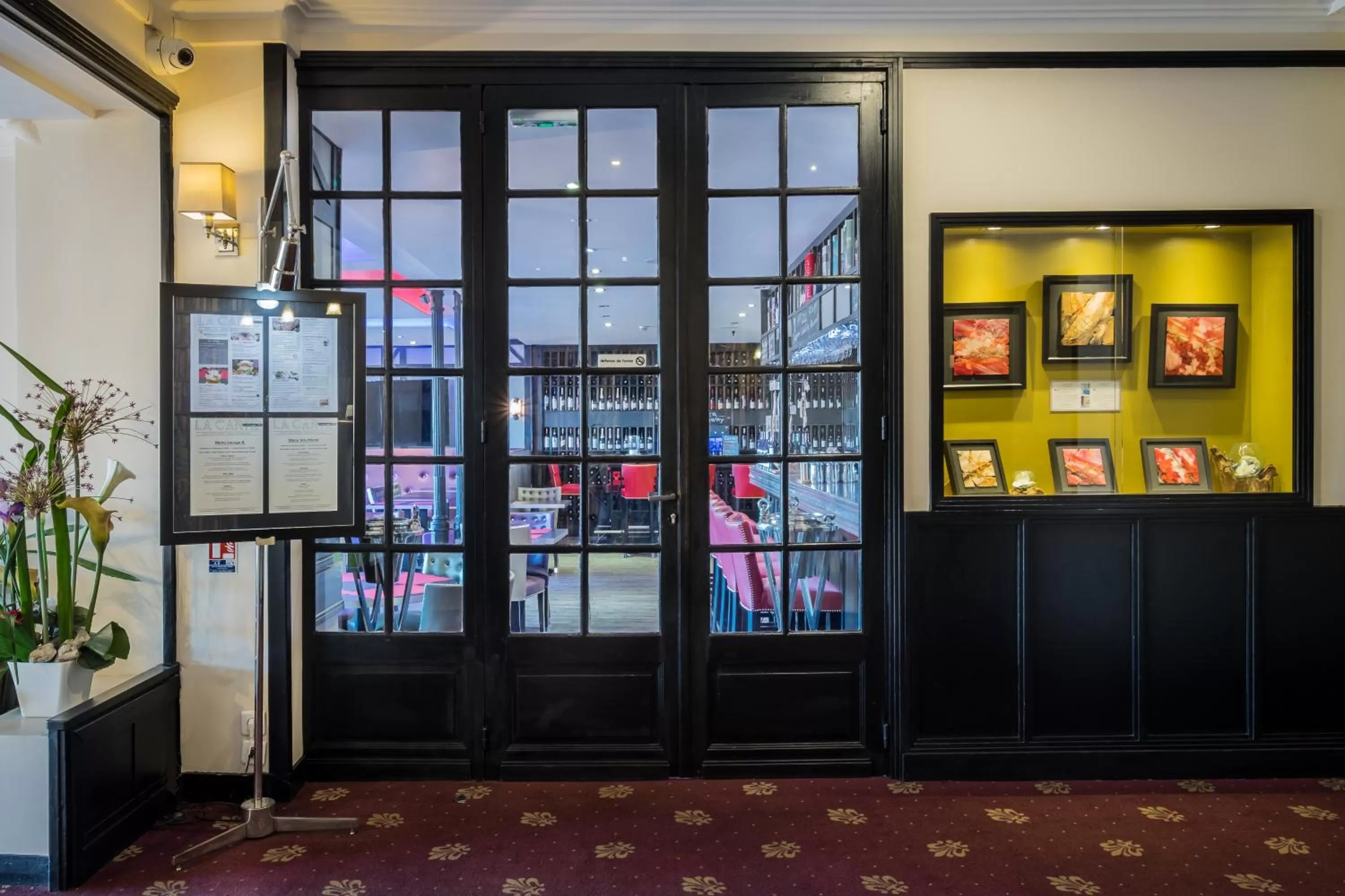 Restaurant/places to eat in Hotel Bellevue