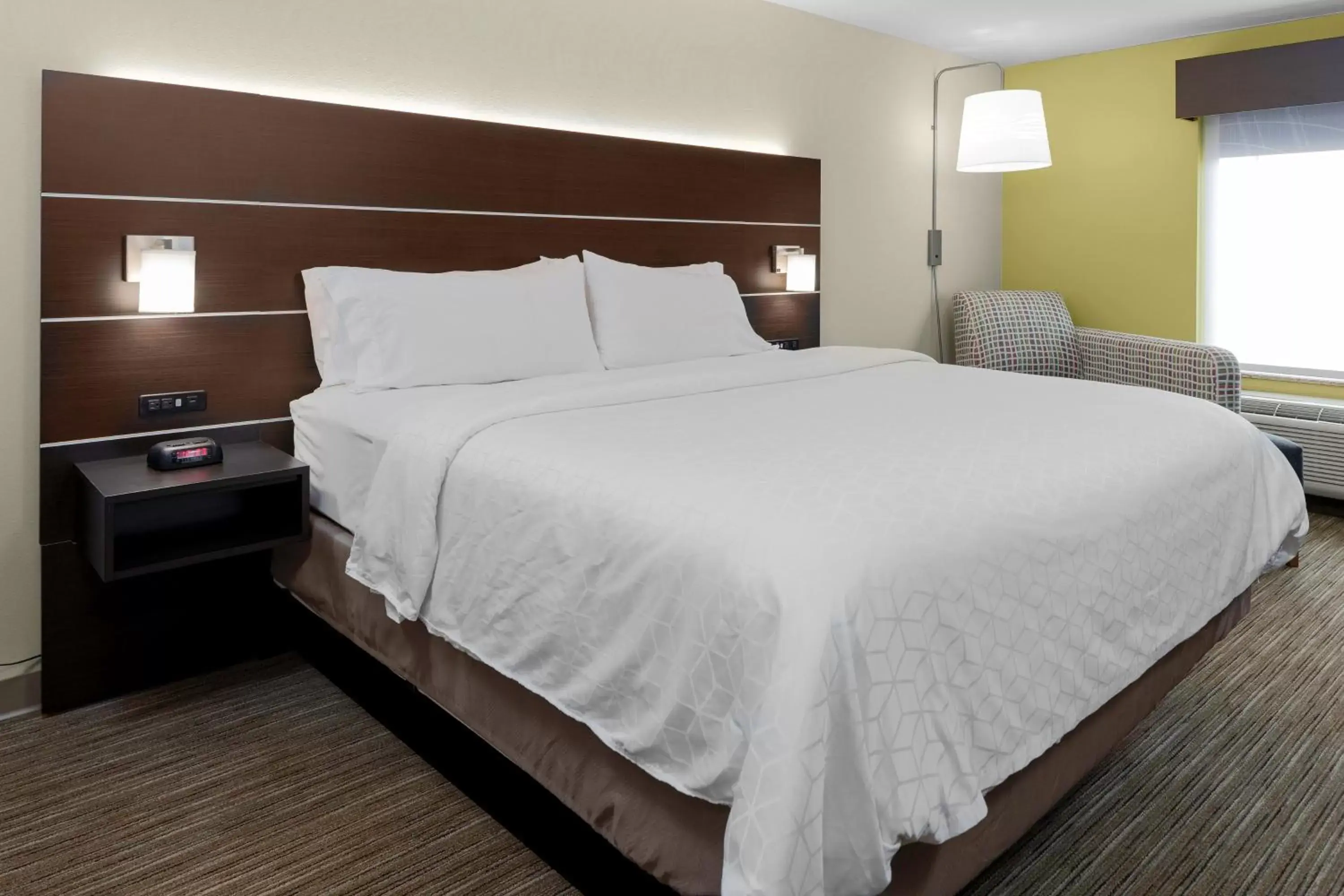 Photo of the whole room, Bed in Holiday Inn Express Hotel & Suites Cordele North by IHG Photo of the whole room, Bed in Holiday Inn Express Hotel & Suites Cordele North by IHG