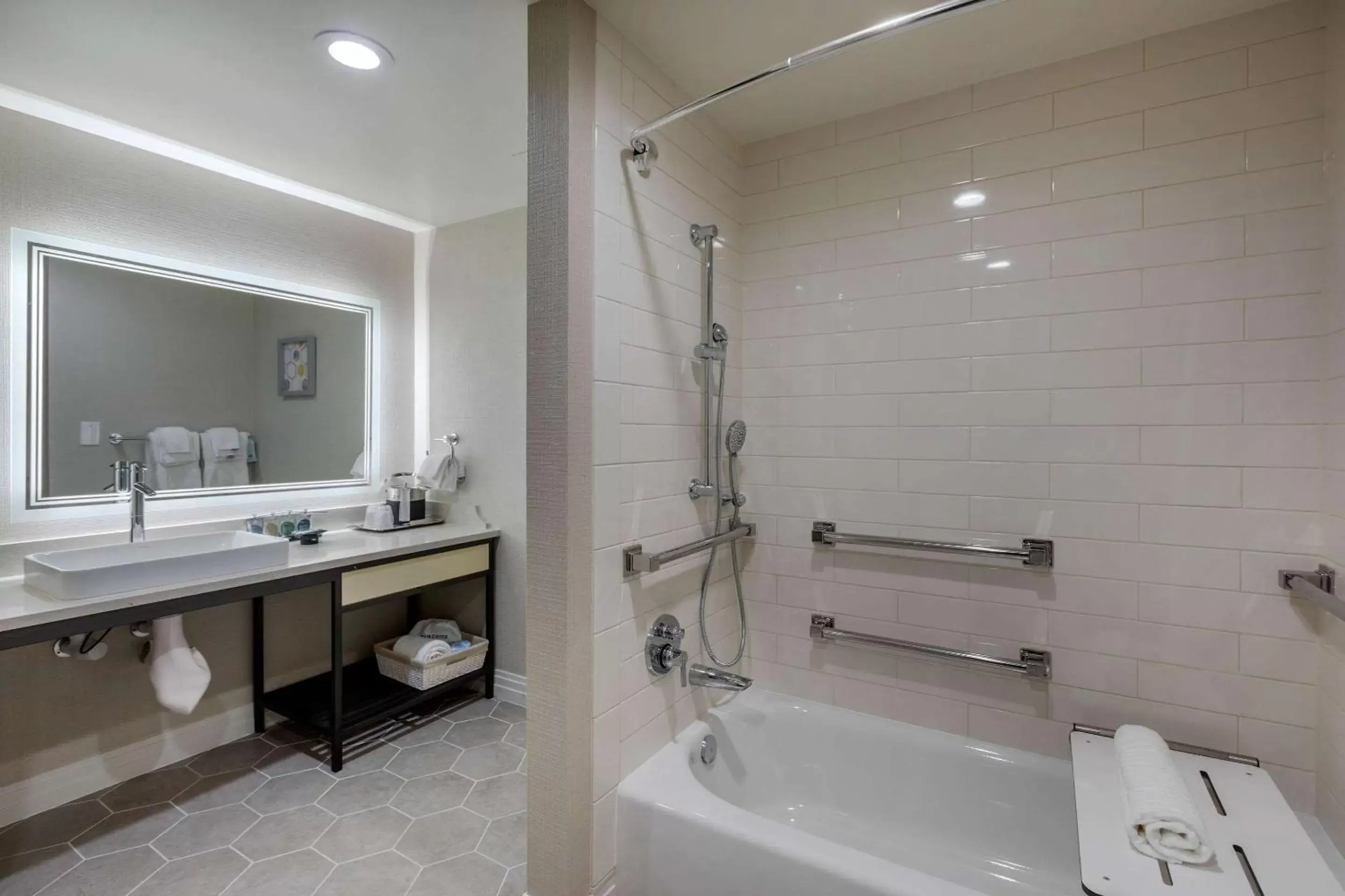 Bathroom in Bluestem Hotel Torrance Los Angeles, Ascend Hotel Collection