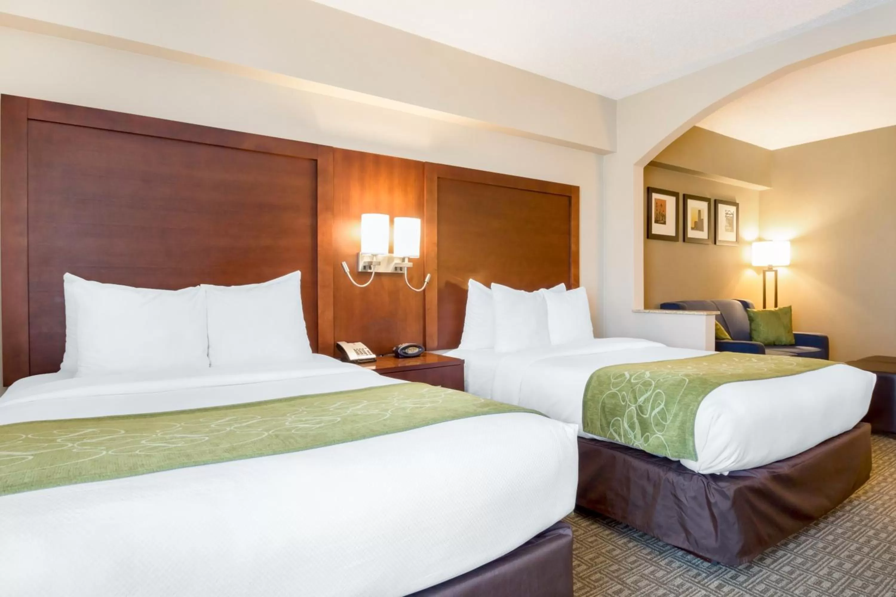 Bedroom, Bed in Comfort Suites at Woodbridge