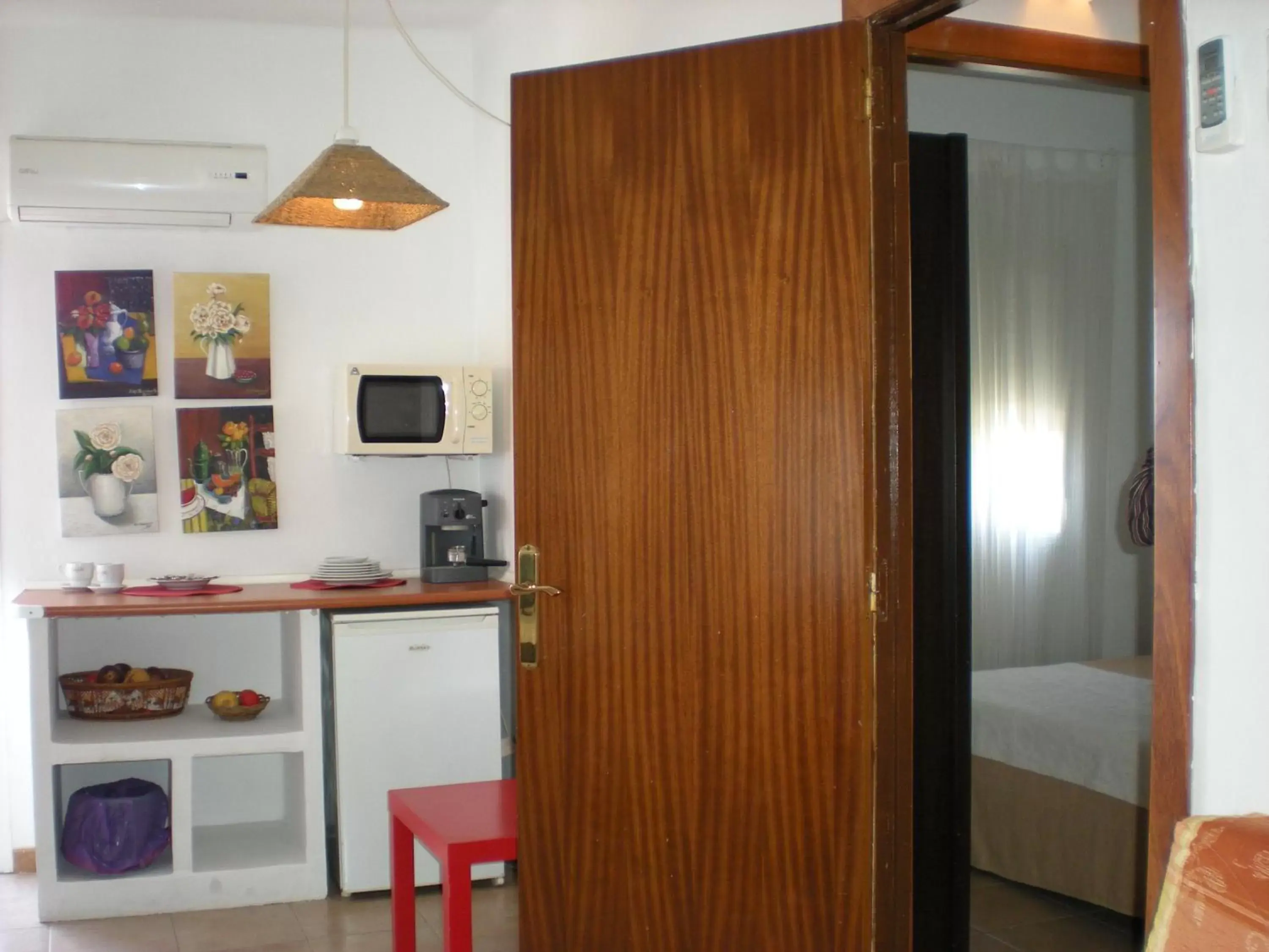 Bedroom, Kitchen/Kitchenette in Hotel MR