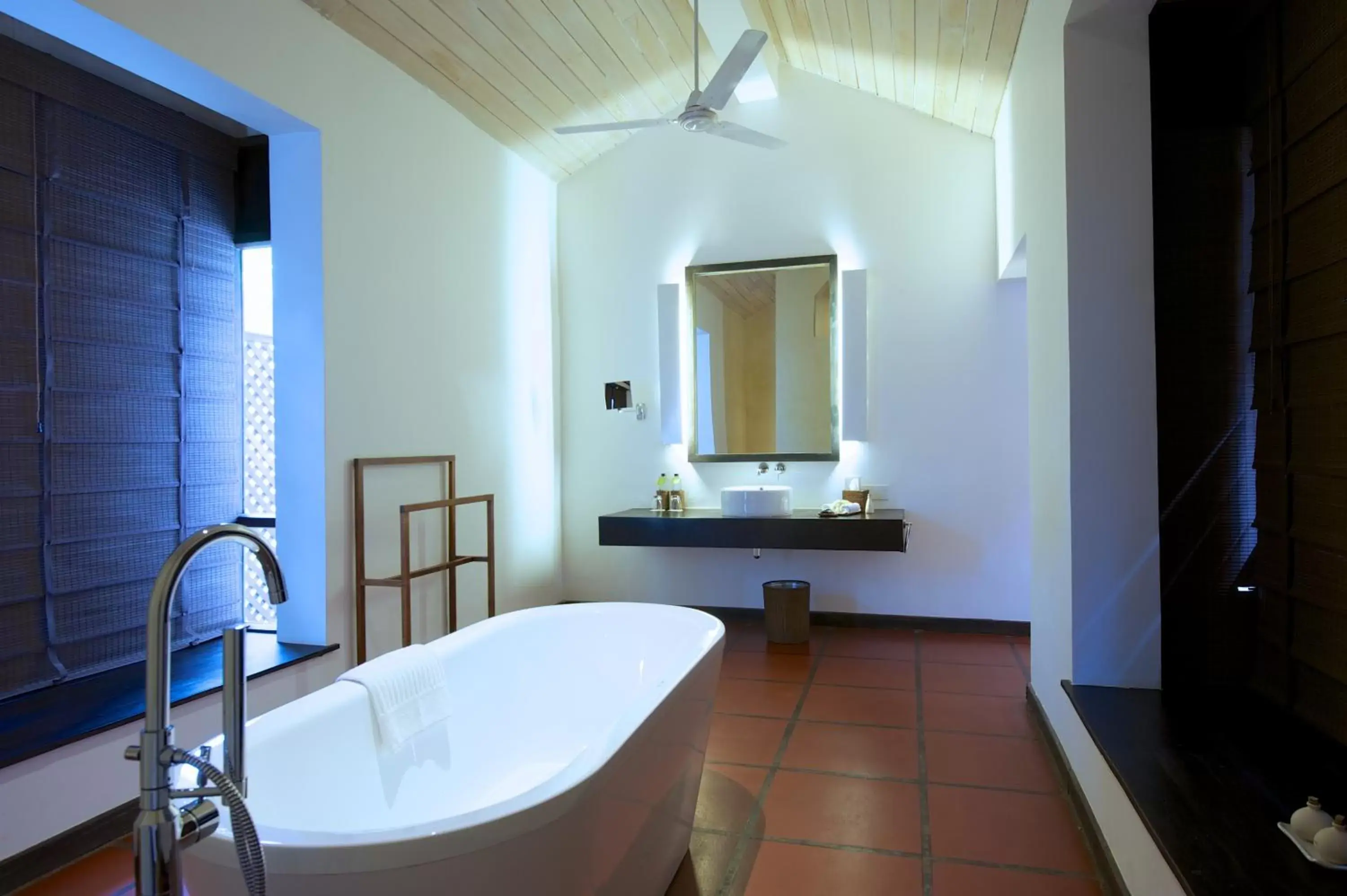 Bathroom in Jetwing Lagoon