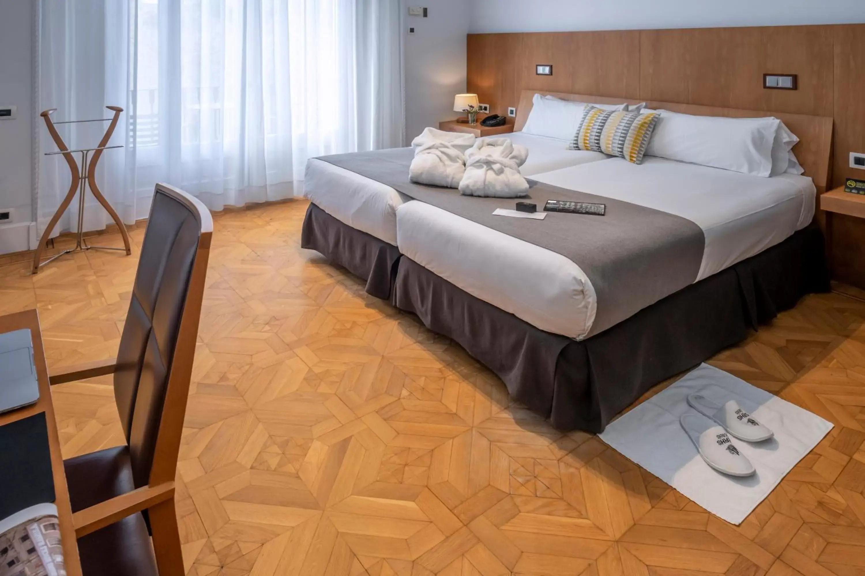 Photo of the whole room, Bed in Hotel Serhs Rivoli Rambla