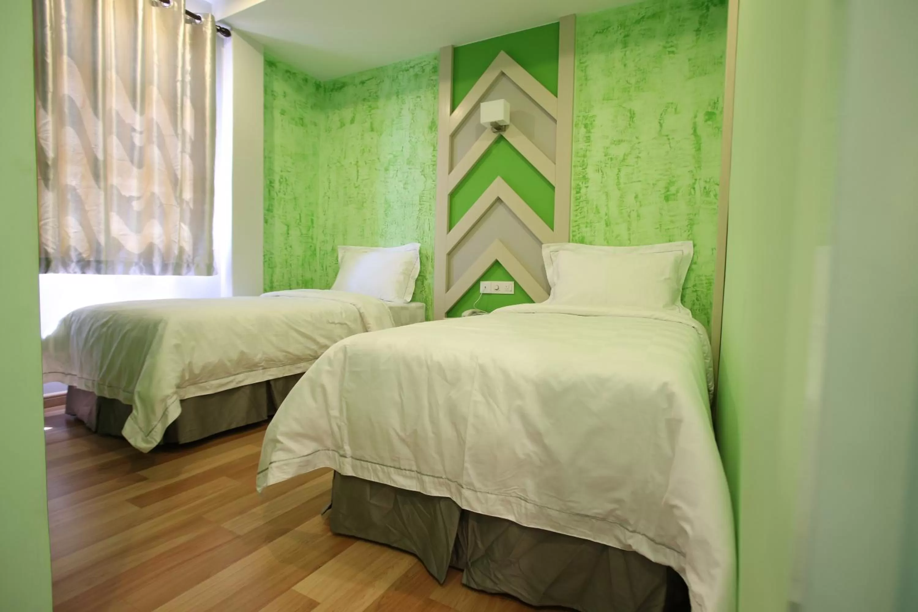 Bedroom, Bed in Sunshine Inn Plus