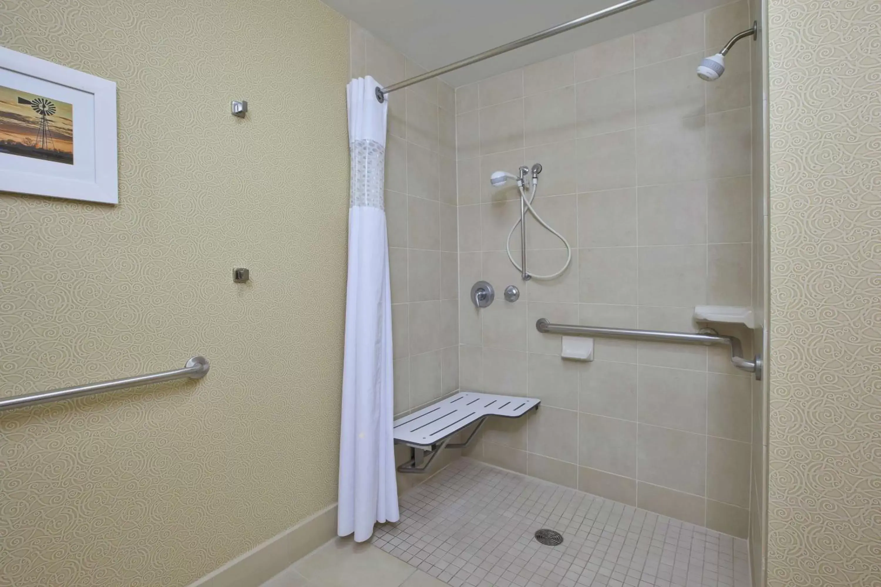 Bathroom in Hampton Inn & Suites Wichita-Northeast