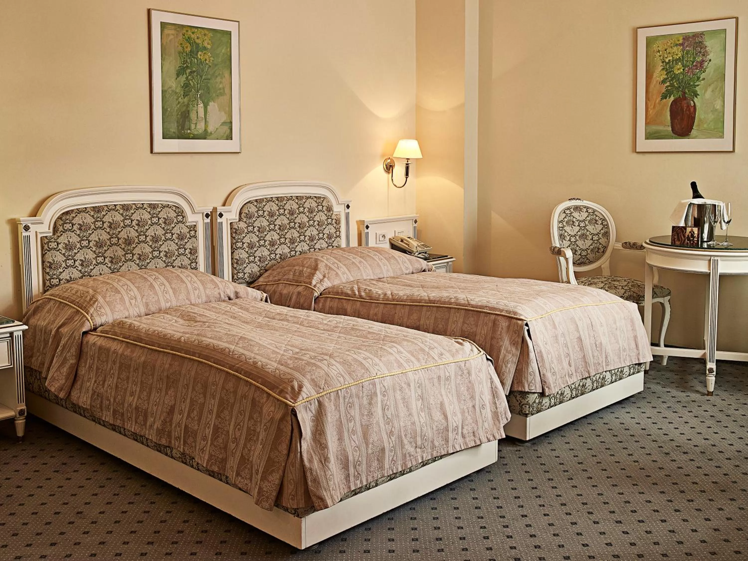 Bed in Ambassador Zlata Husa