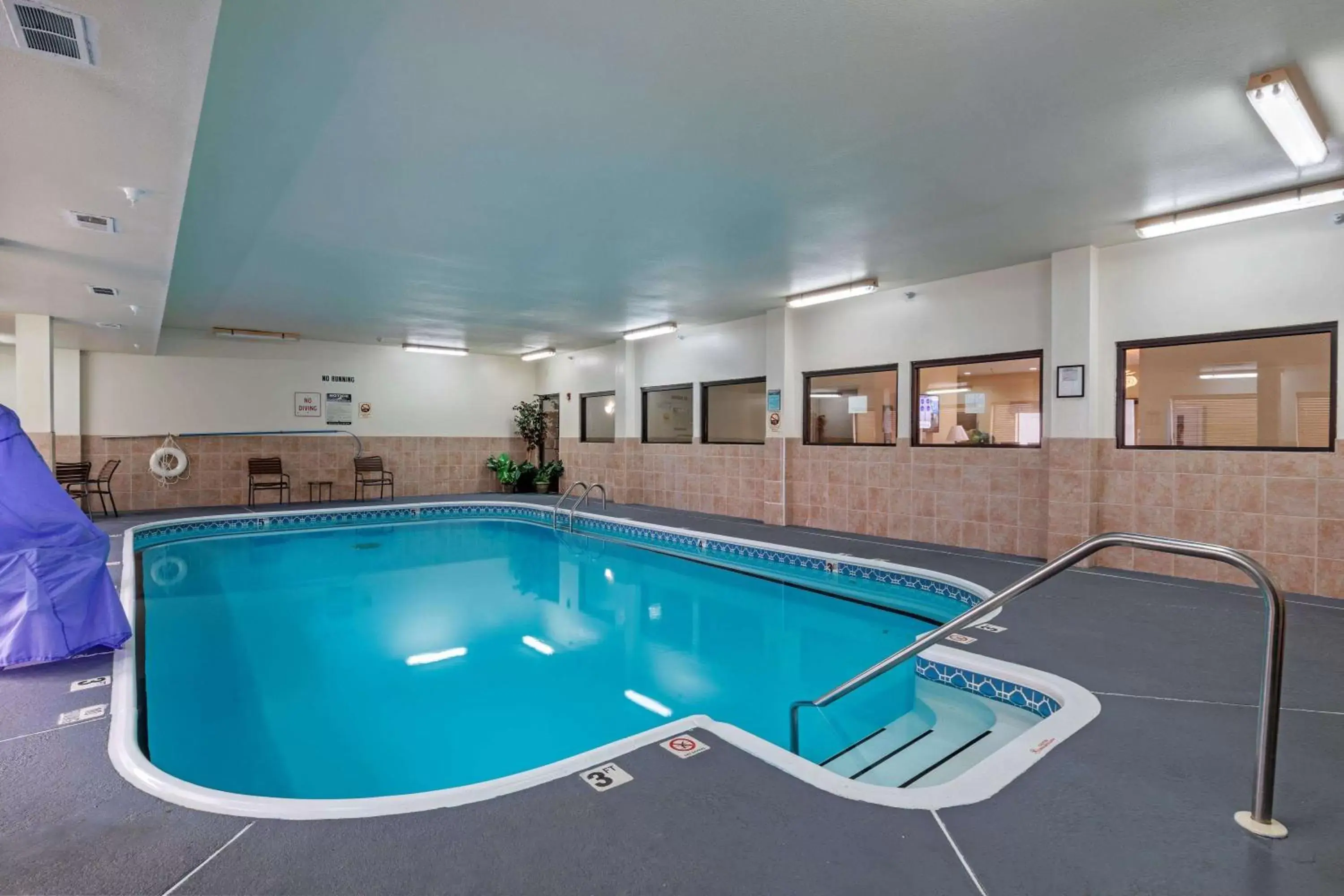 Pool view, Swimming Pool in Best Western Clearlake Plaza