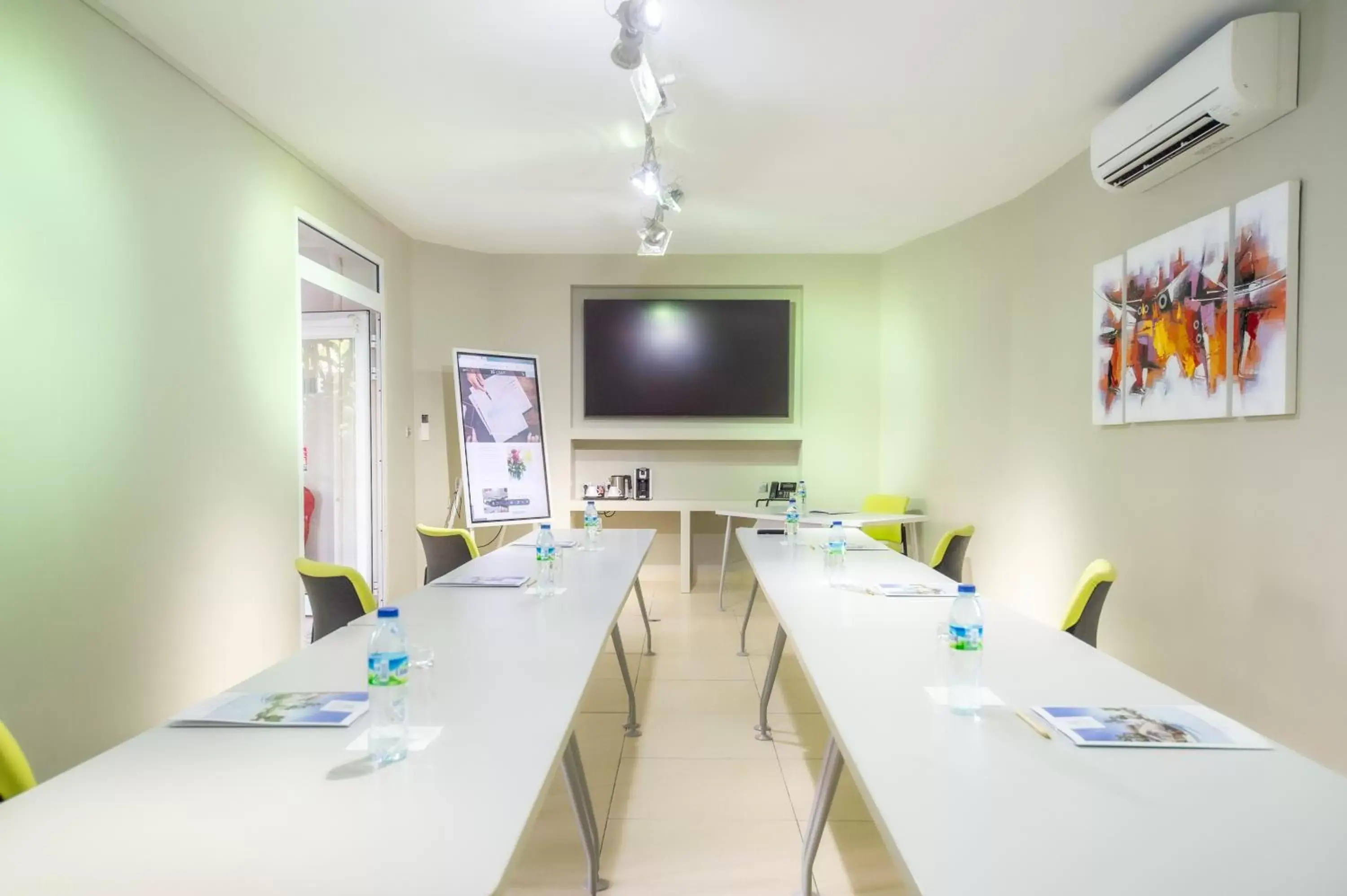 Business facilities in La Pagerie - Tropical Garden Hotel