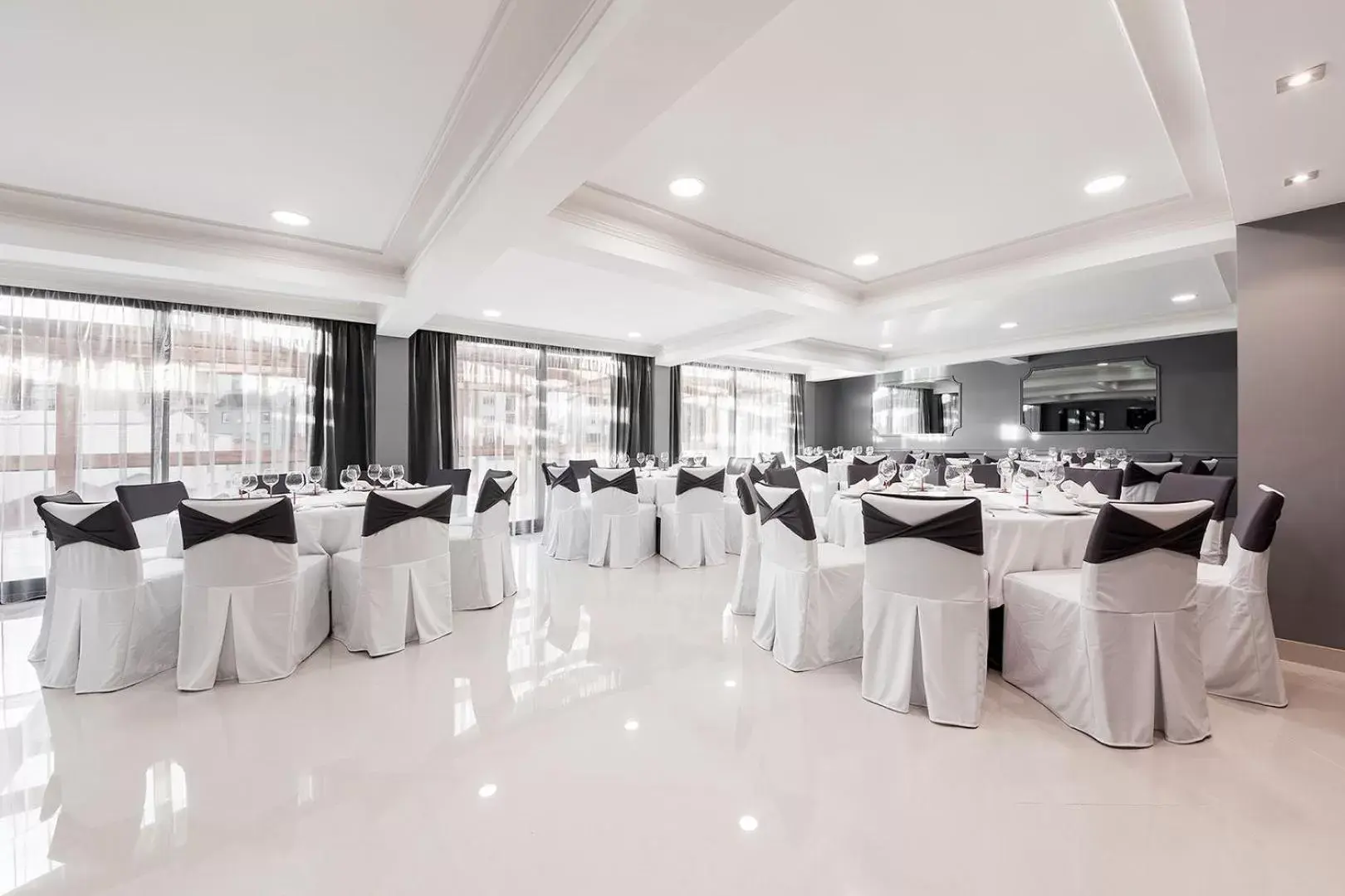 Property building, Banquet Facilities in Hotel Cardenal