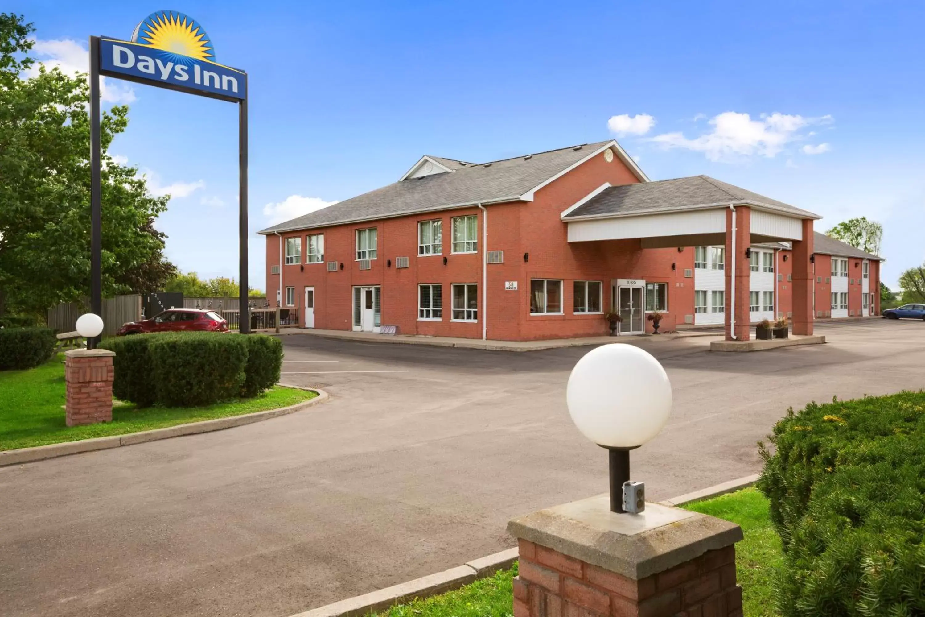 Facade/entrance, Property Building in Days Inn by Wyndham Stouffville